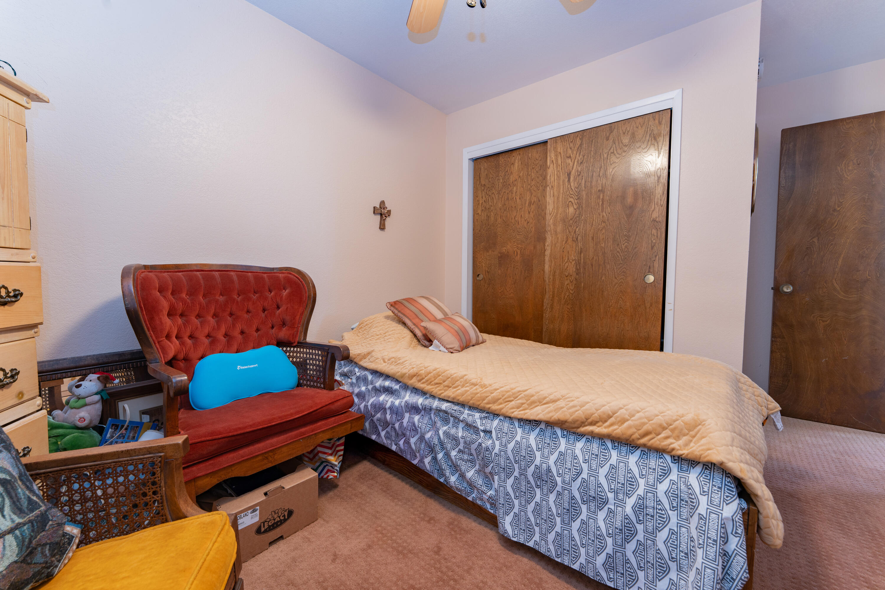 1490 Nancy Cir, Porterville, CA 93257
