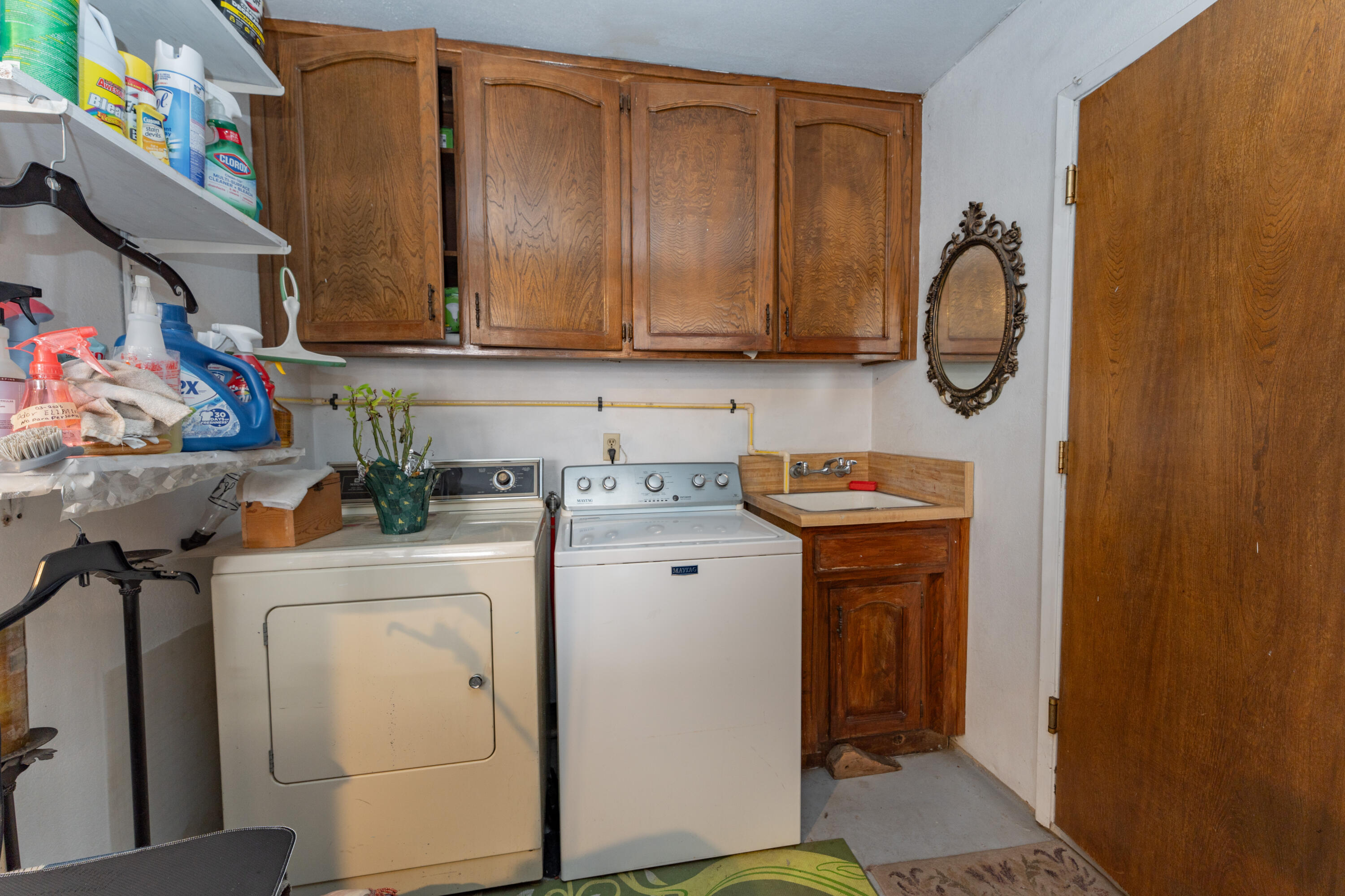 1490 Nancy Cir, Porterville, CA 93257