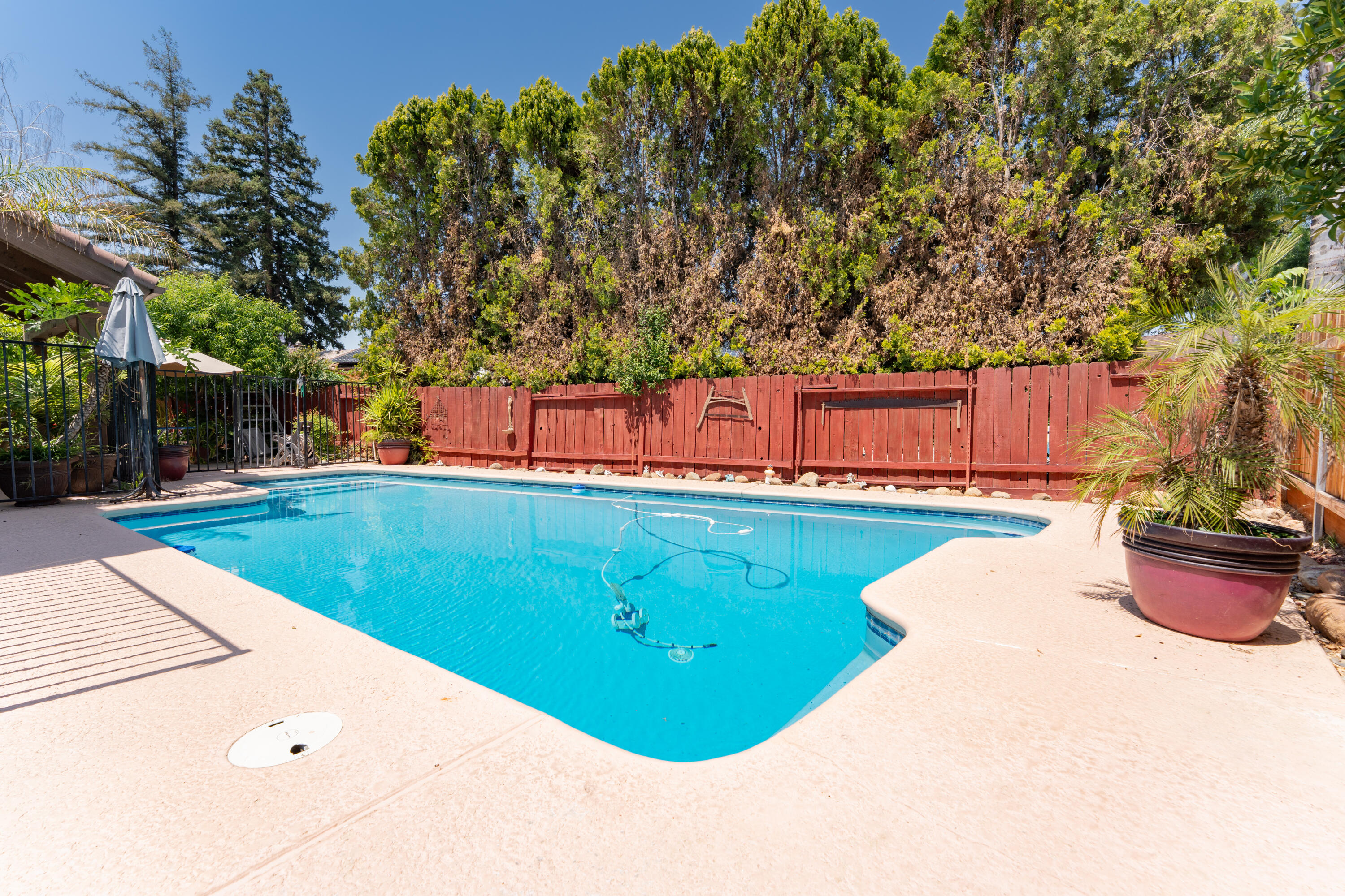 1490 Nancy Cir, Porterville, CA 93257