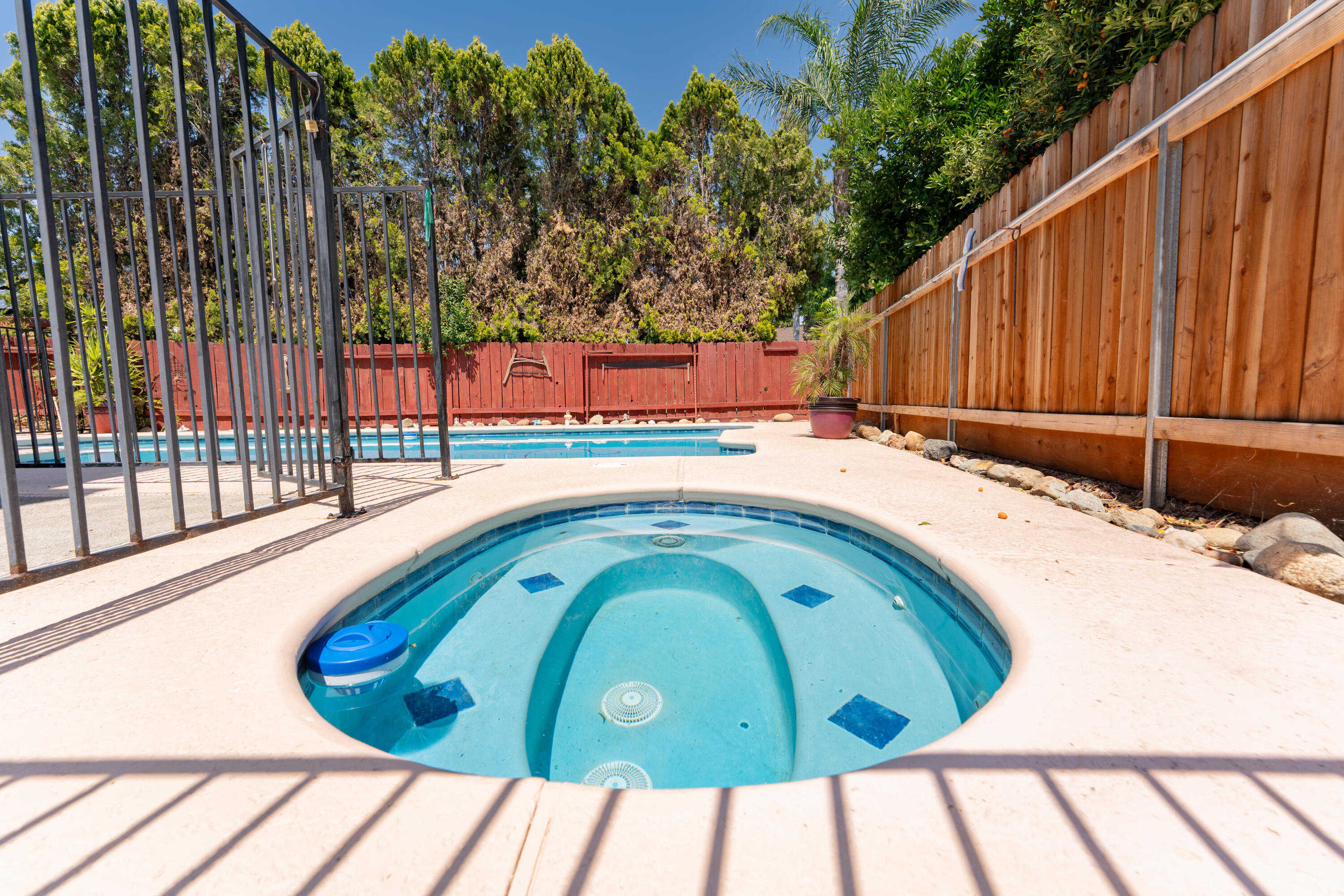 1490 Nancy Cir, Porterville, CA 93257