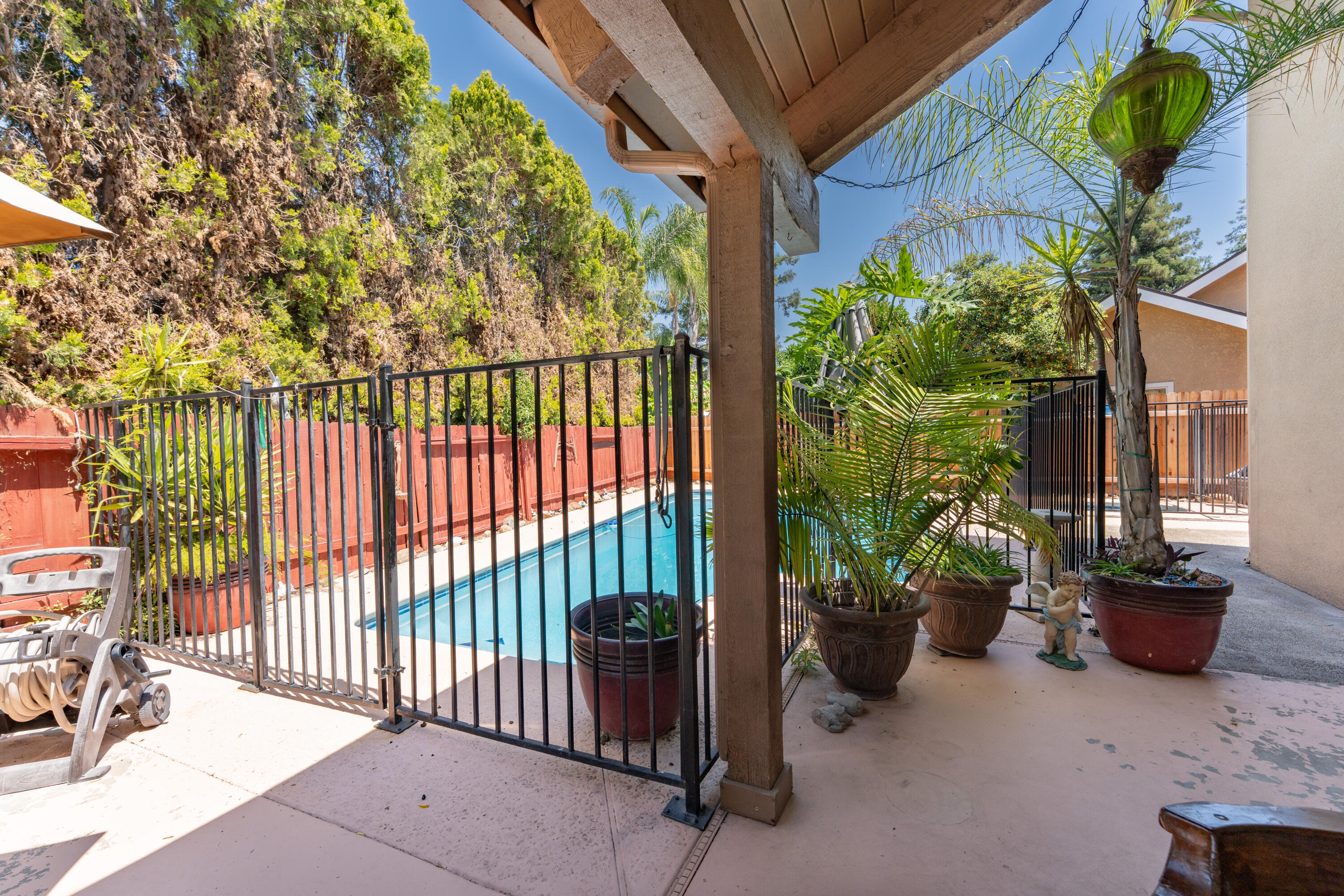 1490 Nancy Cir, Porterville, CA 93257
