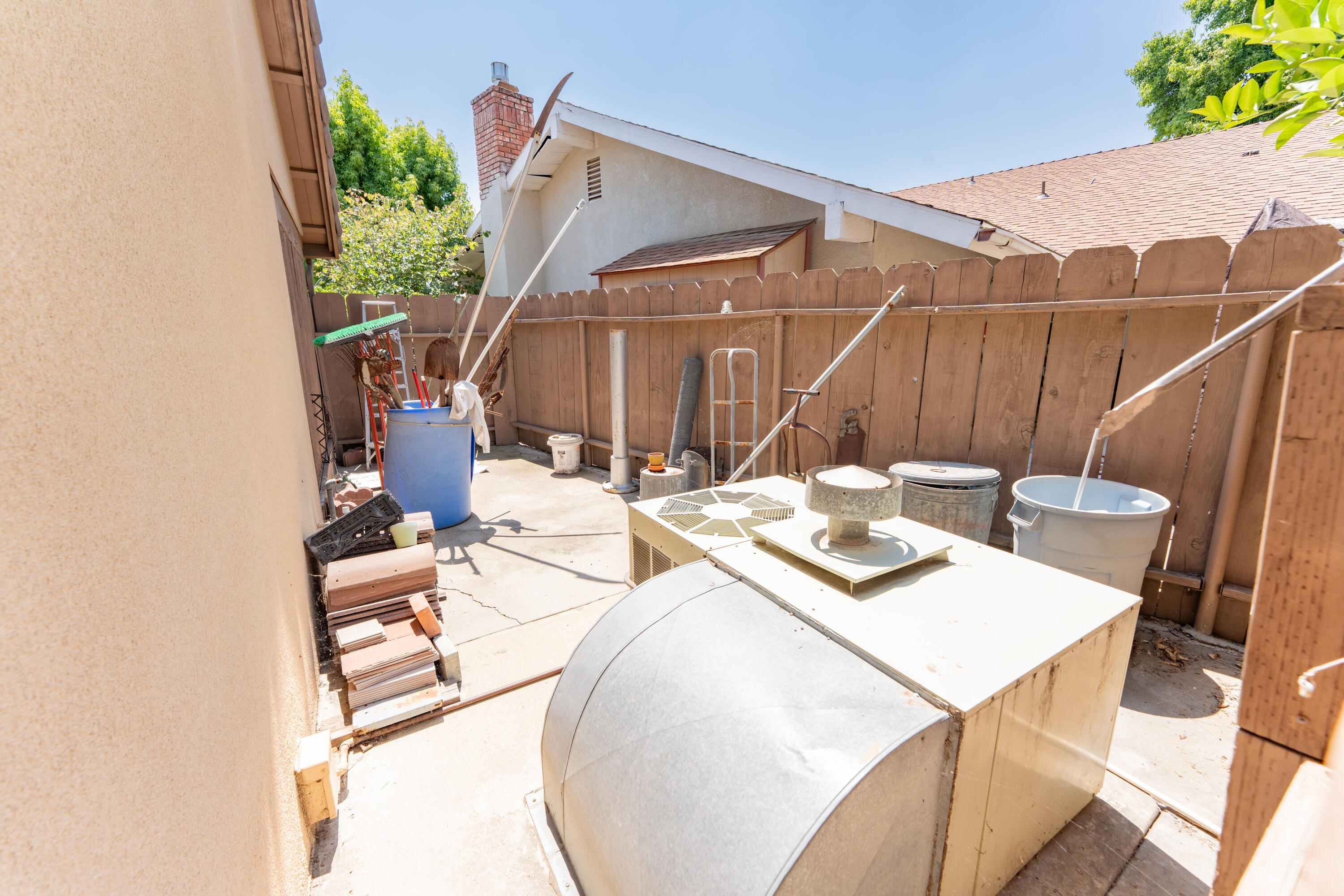 1490 Nancy Cir, Porterville, CA 93257
