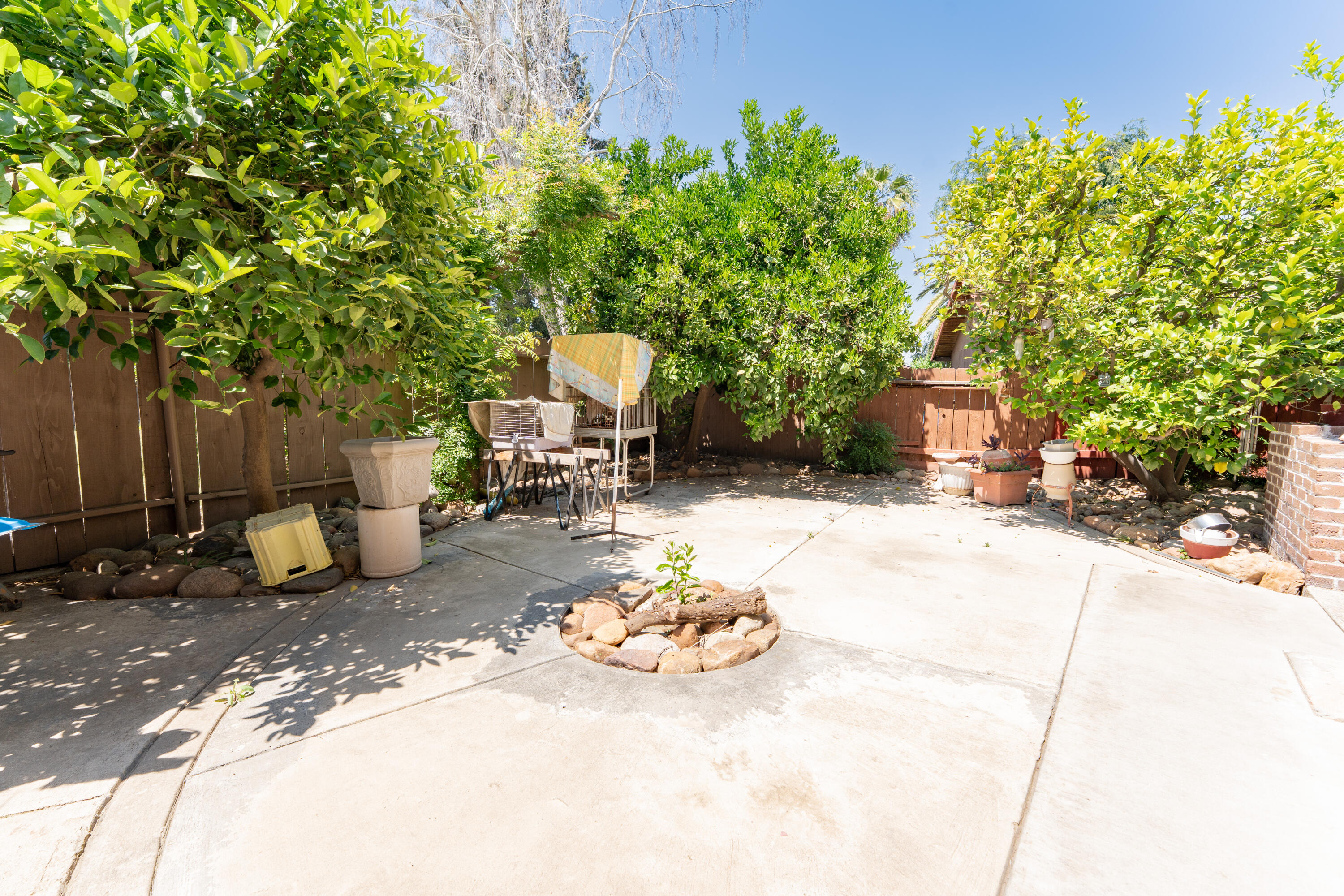 1490 Nancy Cir, Porterville, CA 93257