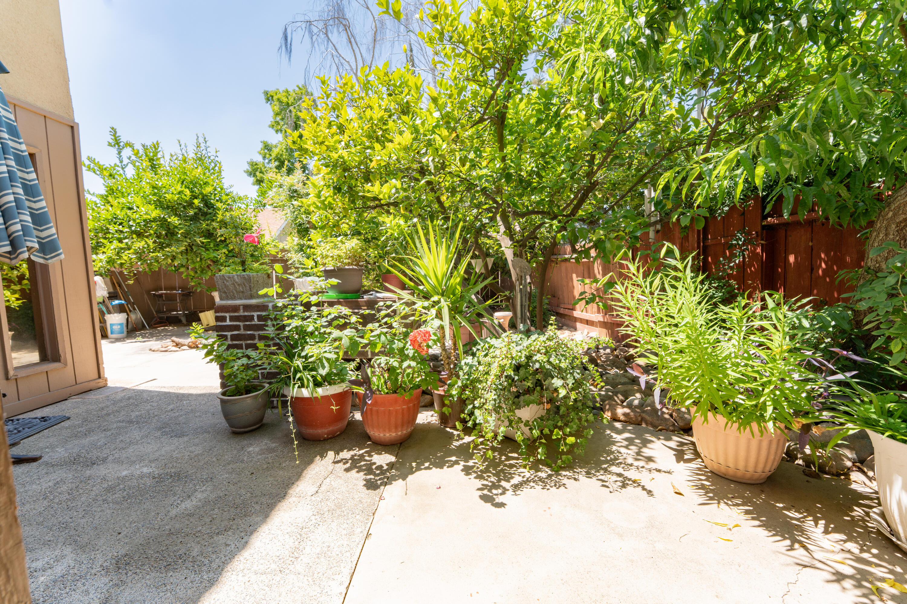 1490 Nancy Cir, Porterville, CA 93257