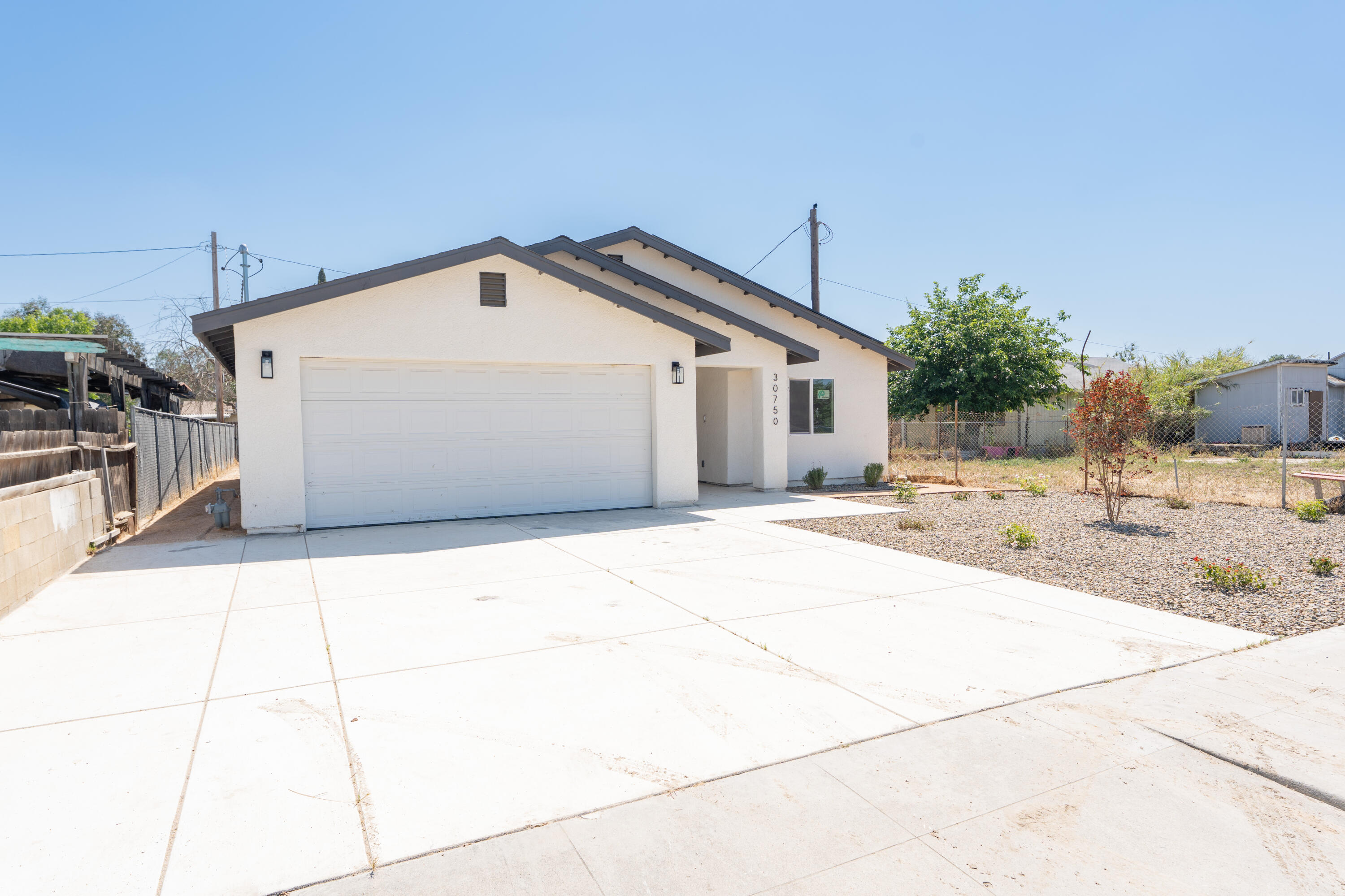 30750 Farr Rd, Visalia, CA 93291