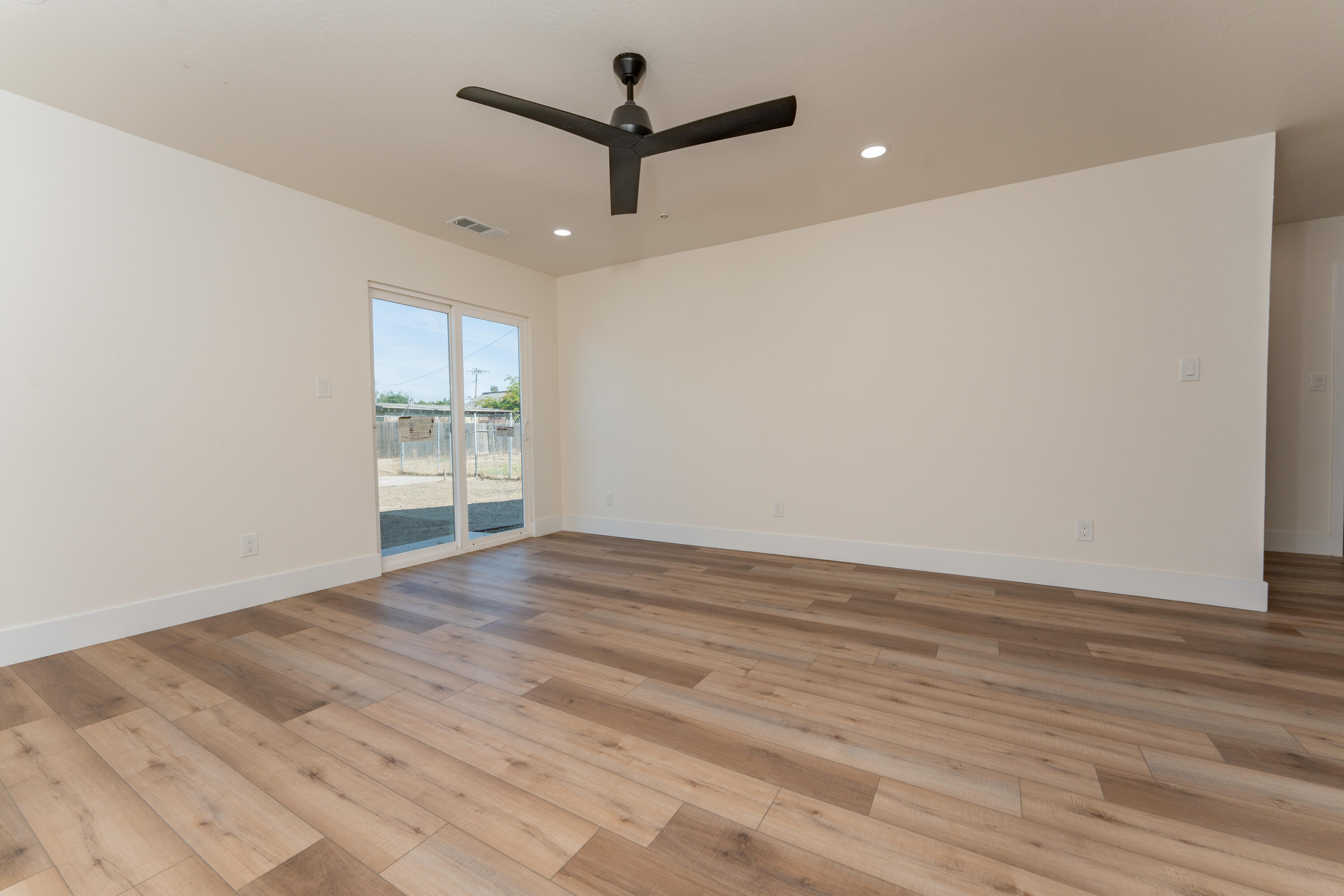 30750 Farr Rd, Visalia, CA 93291