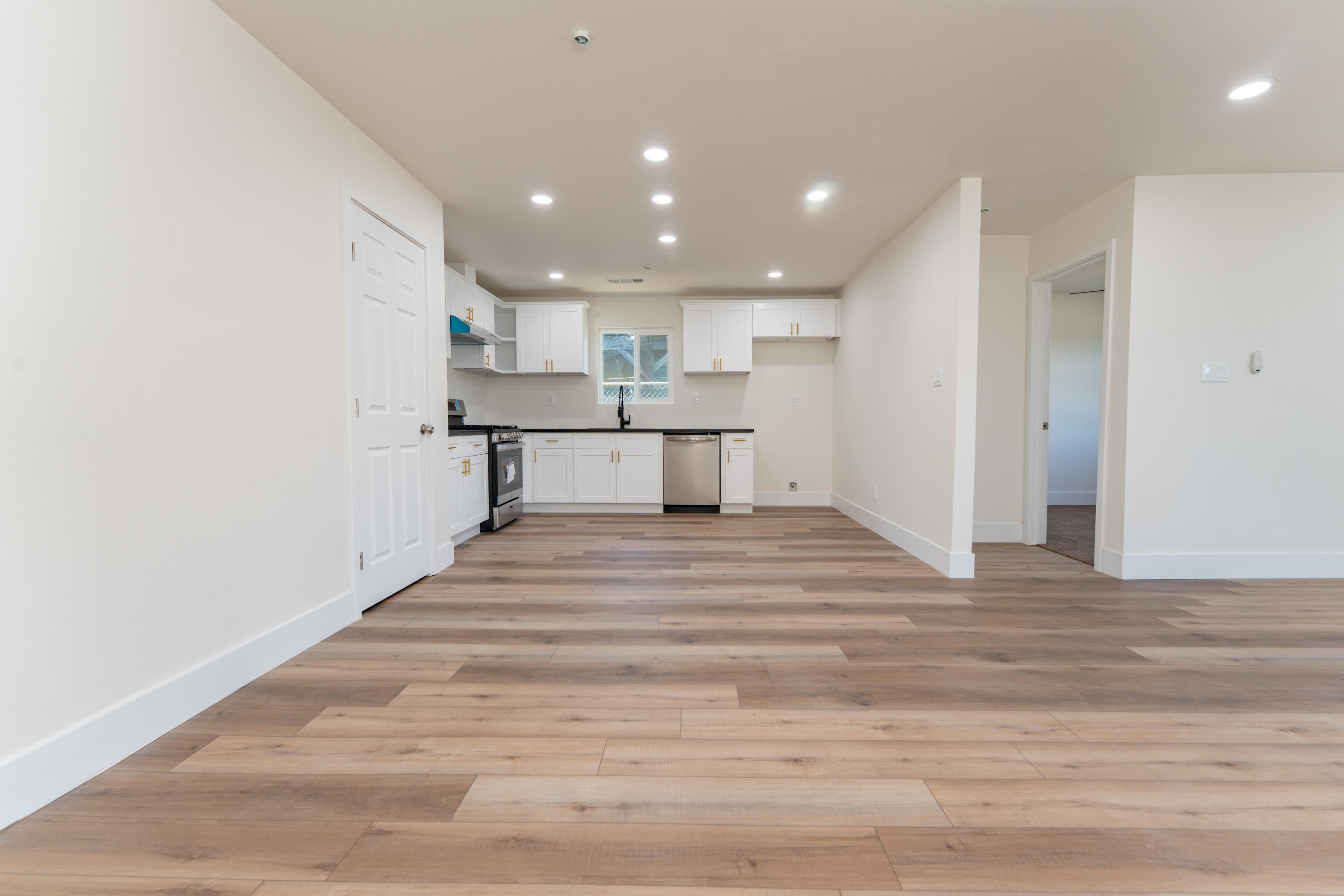 30750 Farr Rd, Visalia, CA 93291
