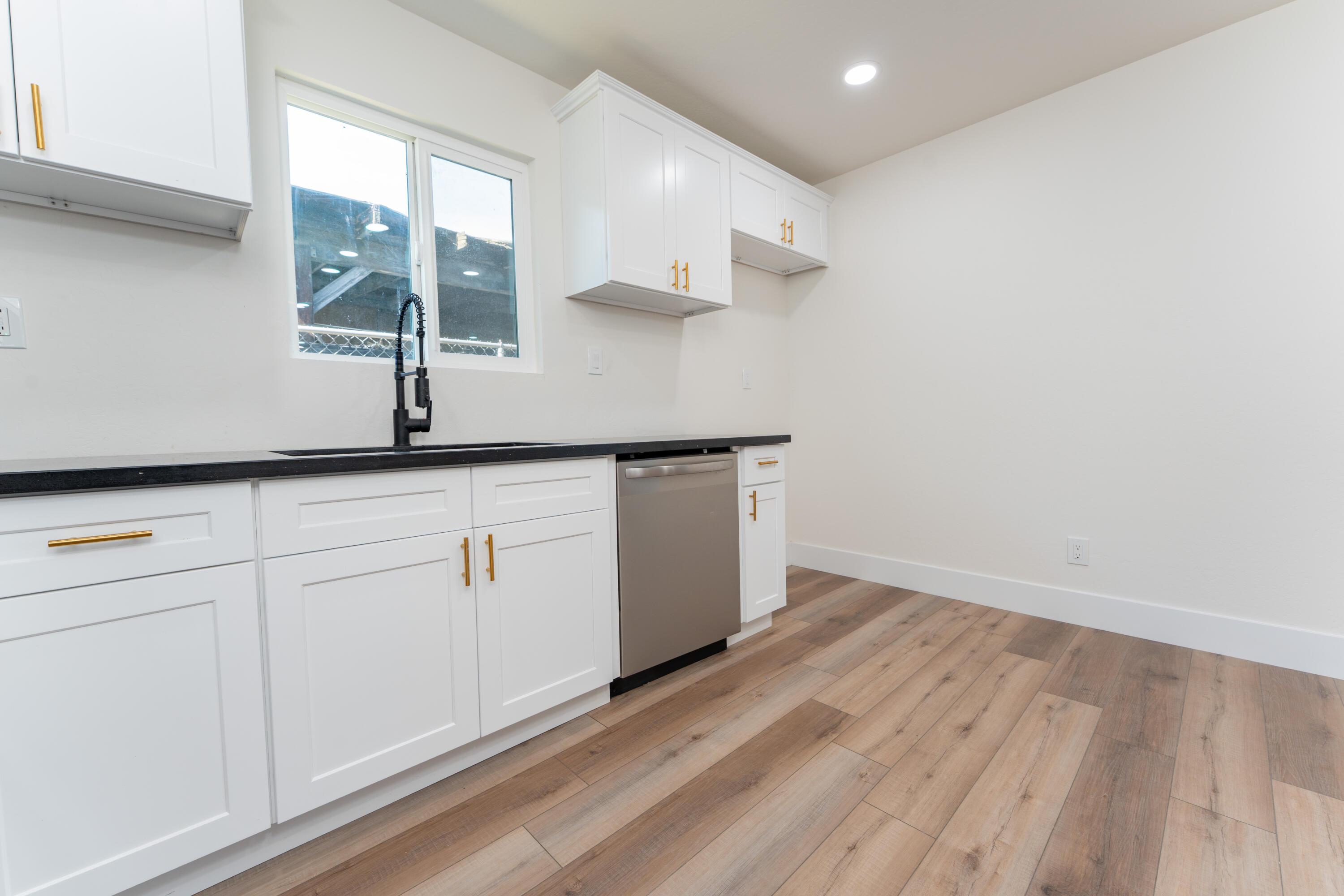 30750 Farr Rd, Visalia, CA 93291