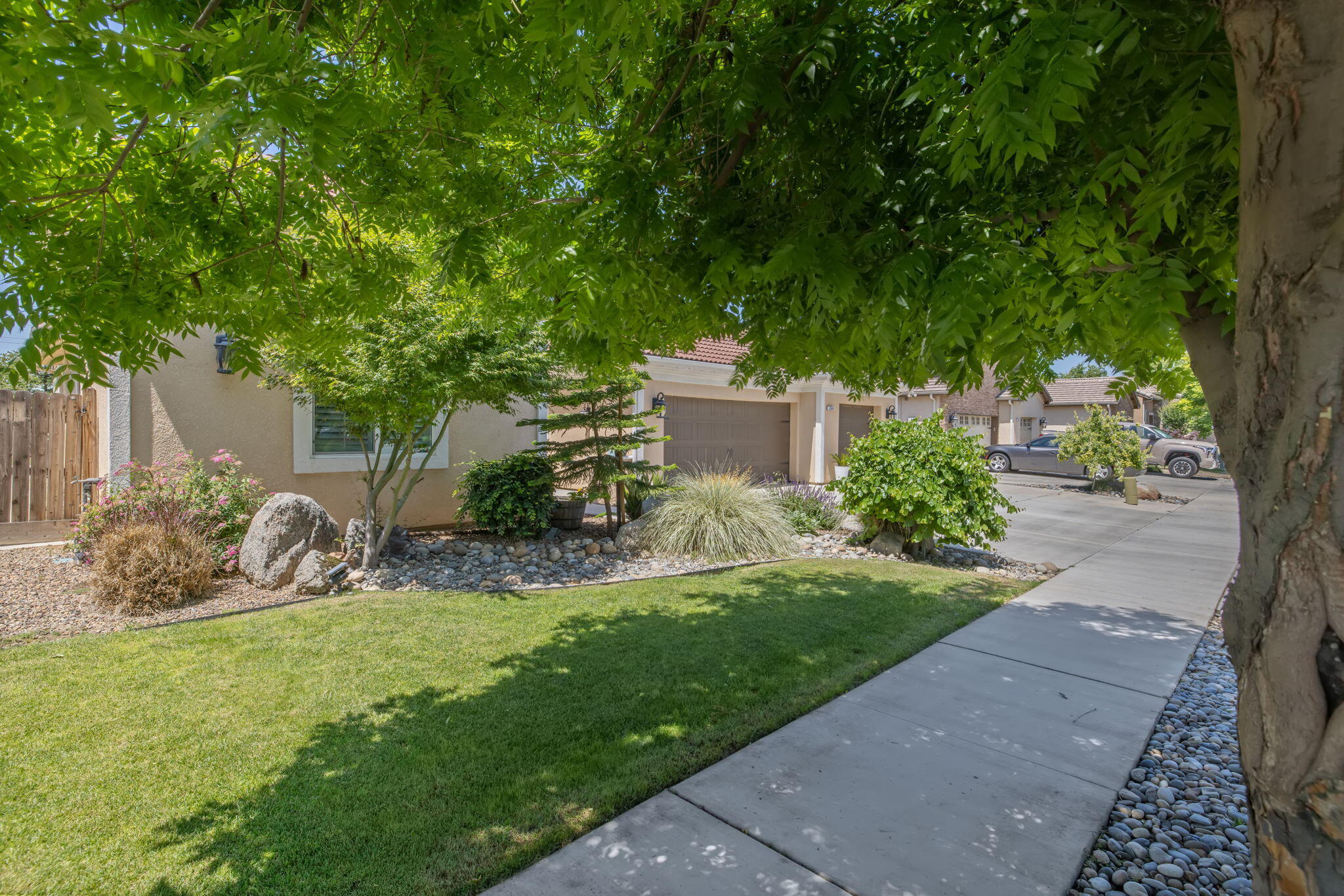 2649 N Sidney St, Visalia, CA 93291