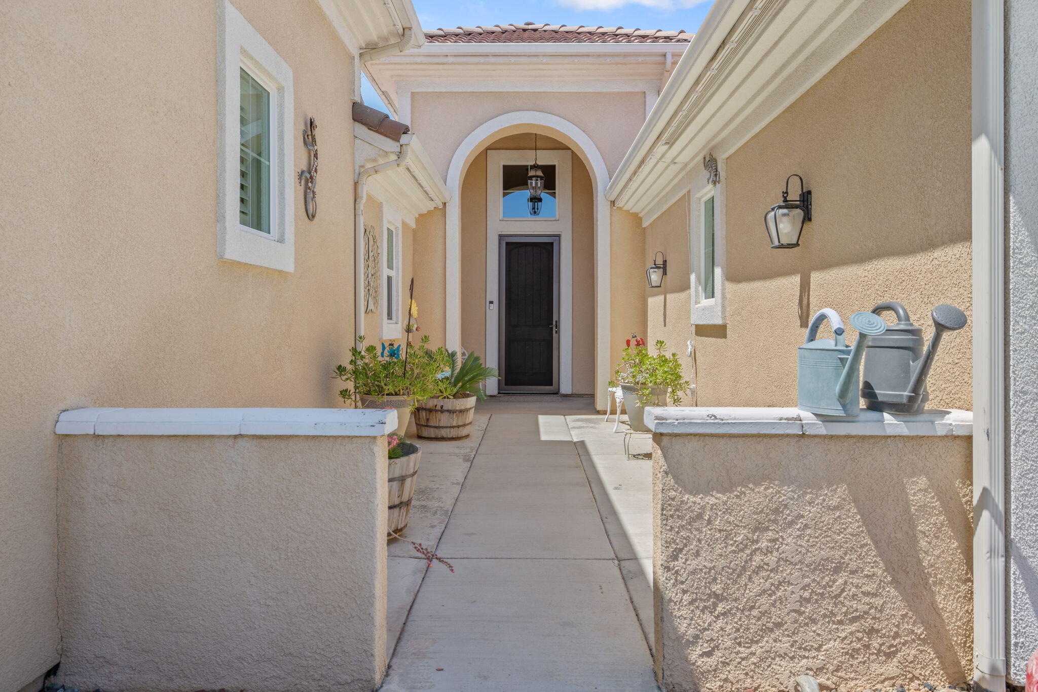 2649 N Sidney St, Visalia, CA 93291