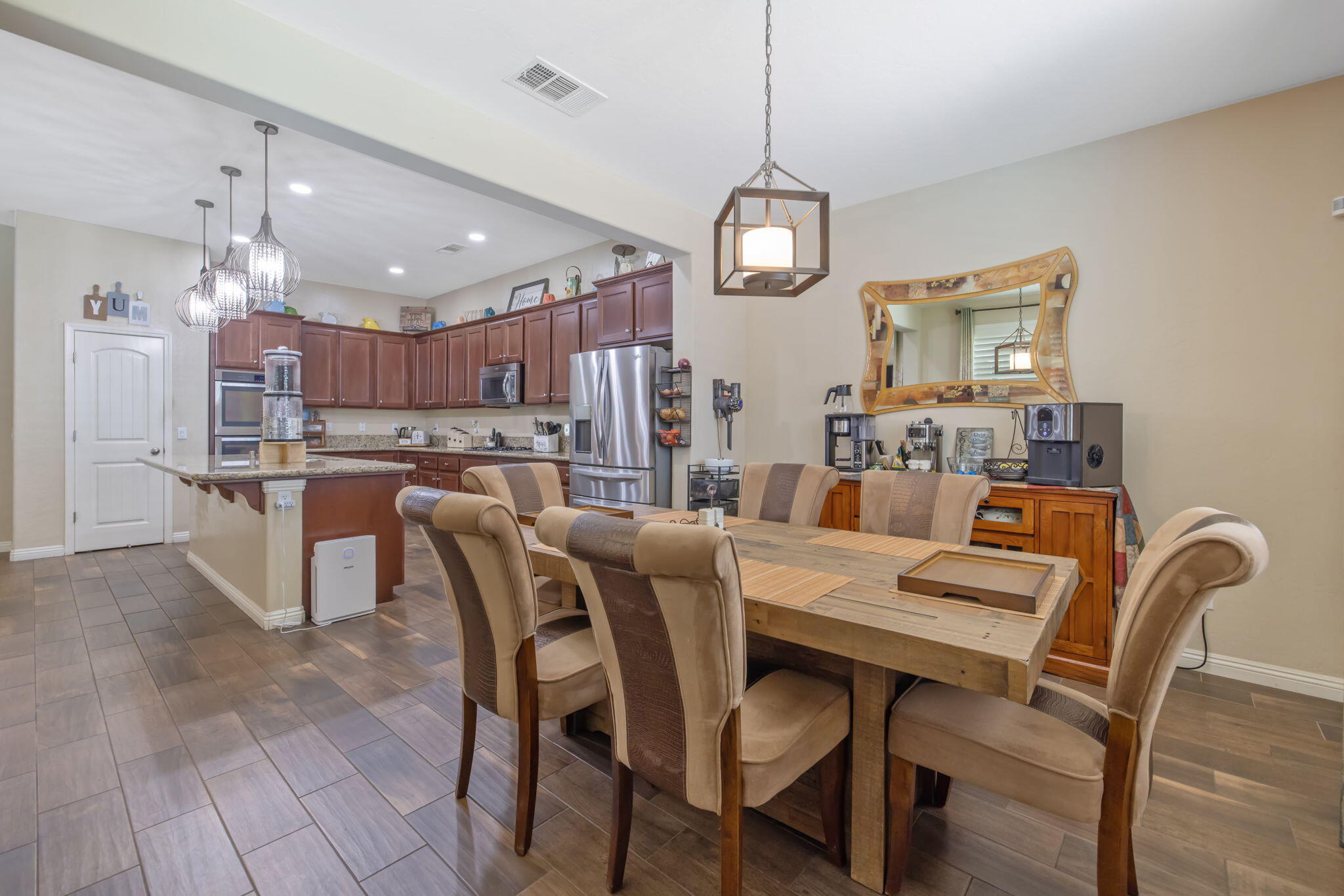 2649 N Sidney St, Visalia, CA 93291
