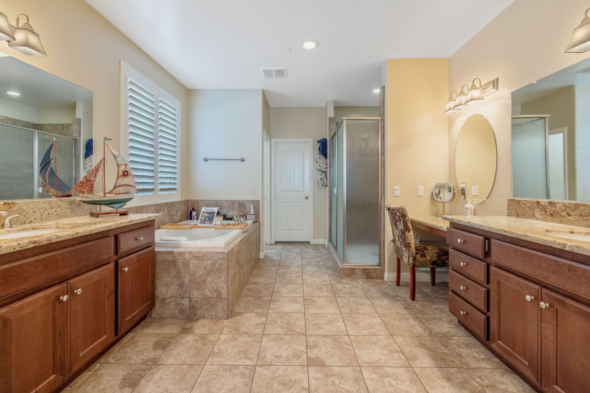 2649 N Sidney St, Visalia, CA 93291