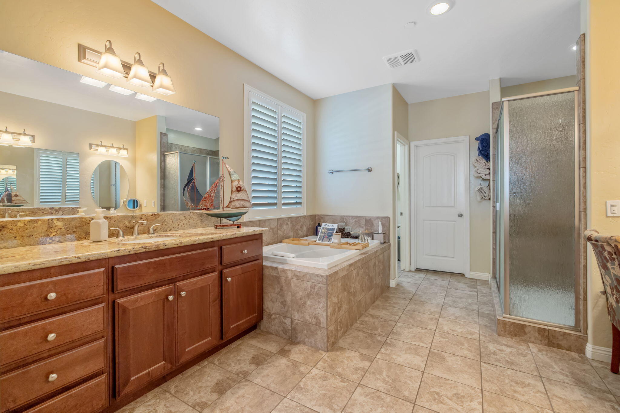 2649 N Sidney St, Visalia, CA 93291