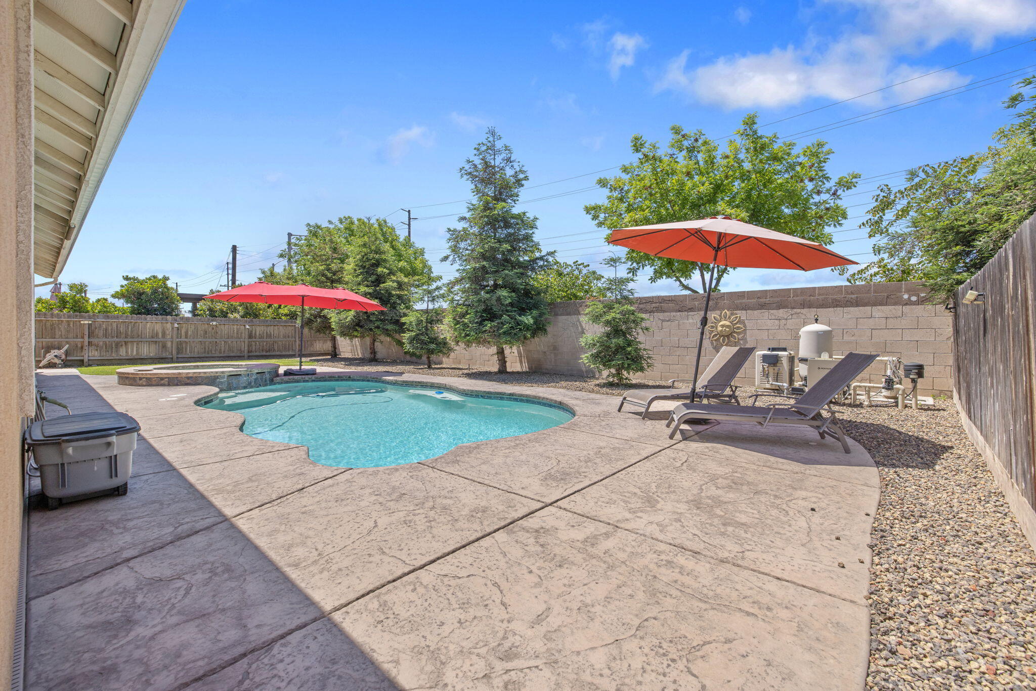 2649 N Sidney St, Visalia, CA 93291