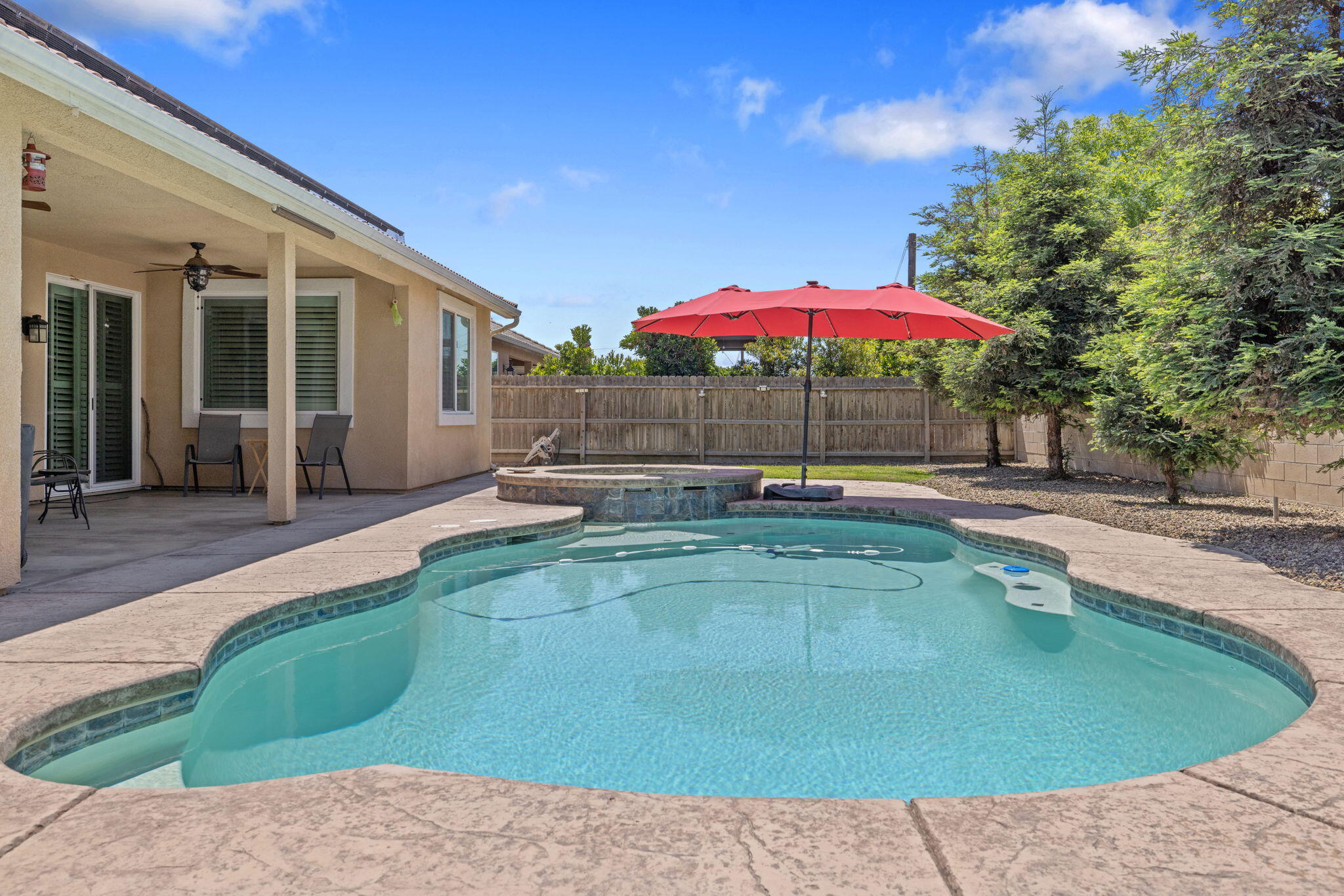 2649 N Sidney St, Visalia, CA 93291