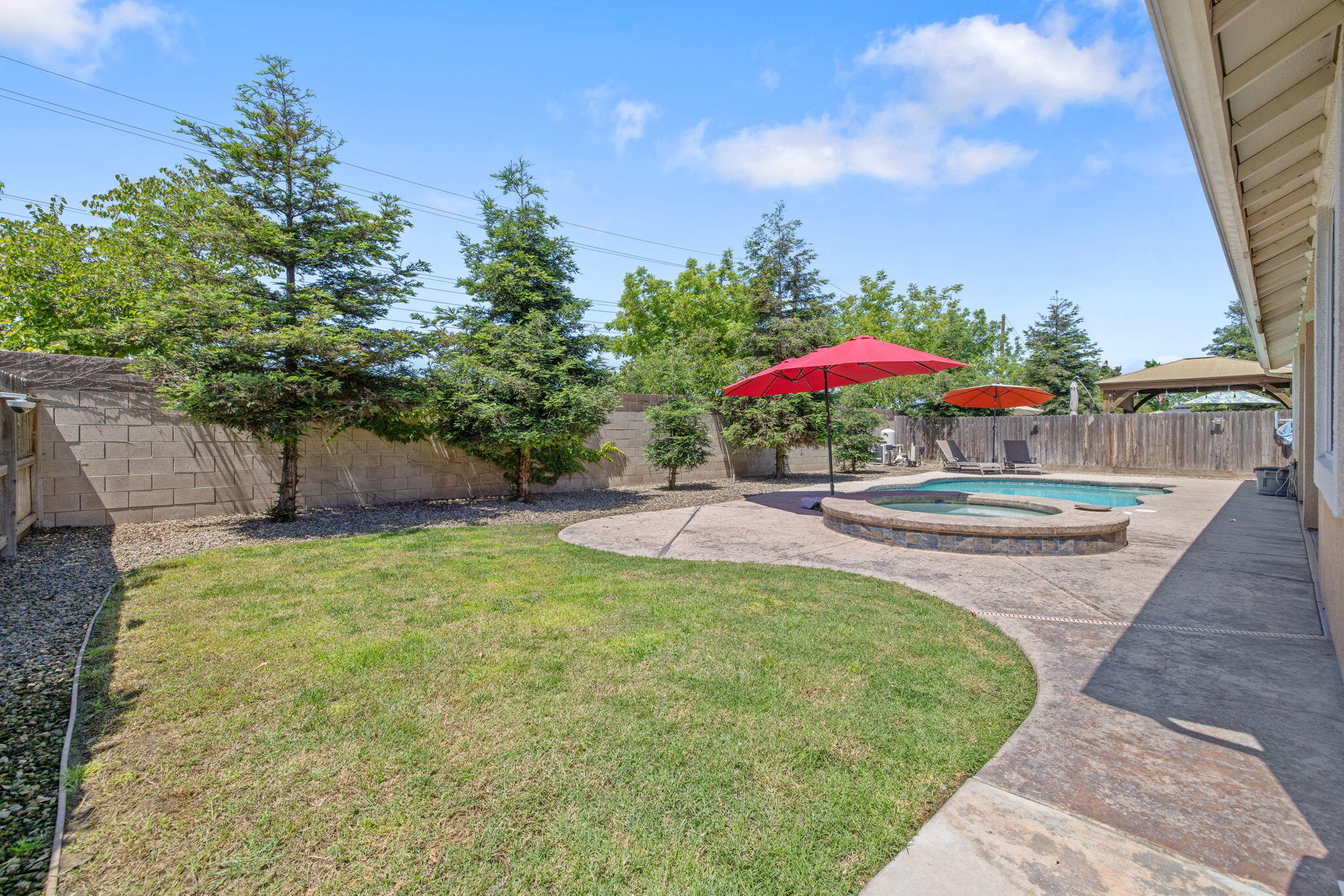 2649 N Sidney St, Visalia, CA 93291