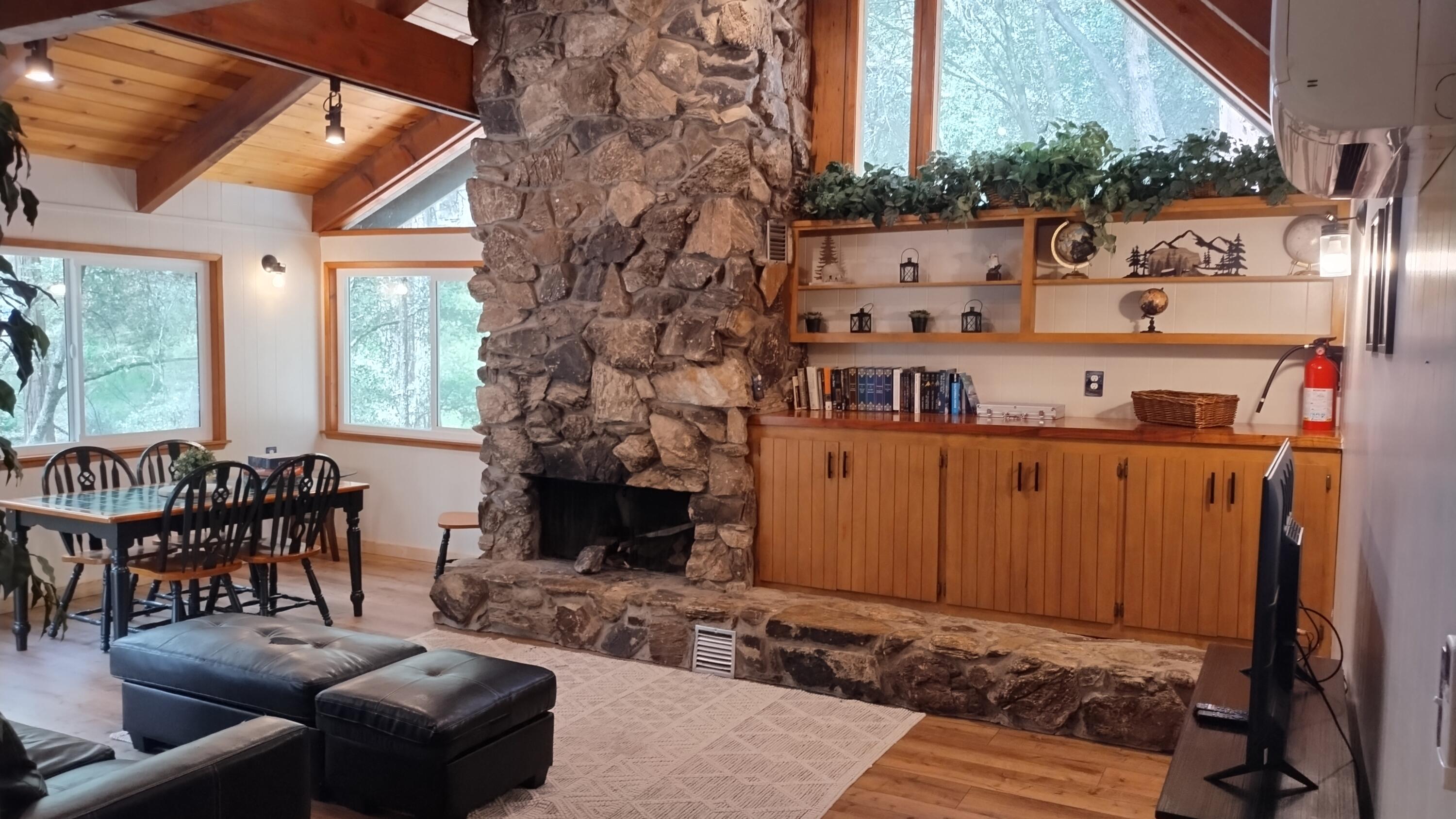 1693 Coy Flat Dr, Springville, CA 93265