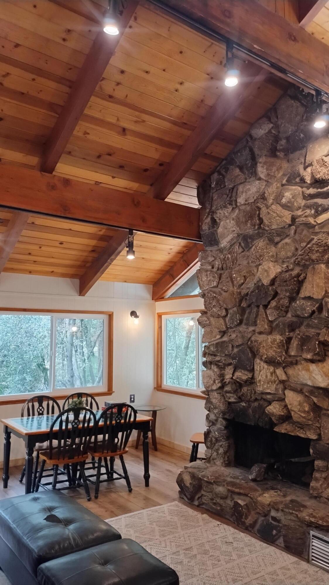 1693 Coy Flat Dr, Springville, CA 93265