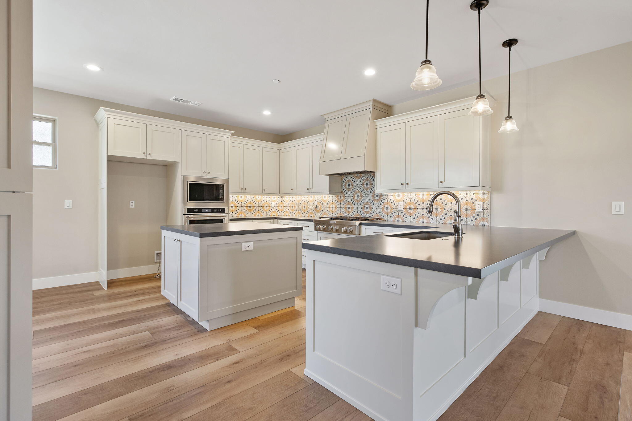 546 Little Ln, Exeter, CA 93221