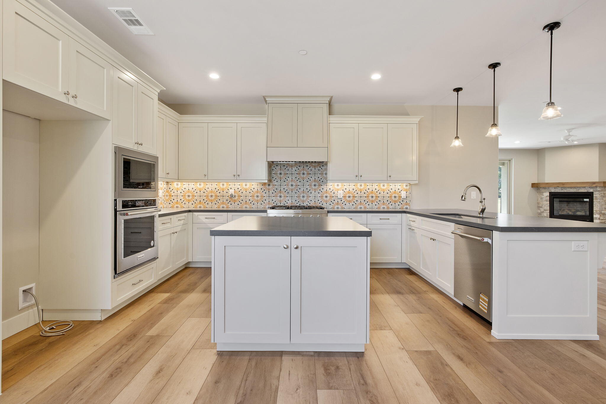546 Little Ln, Exeter, CA 93221