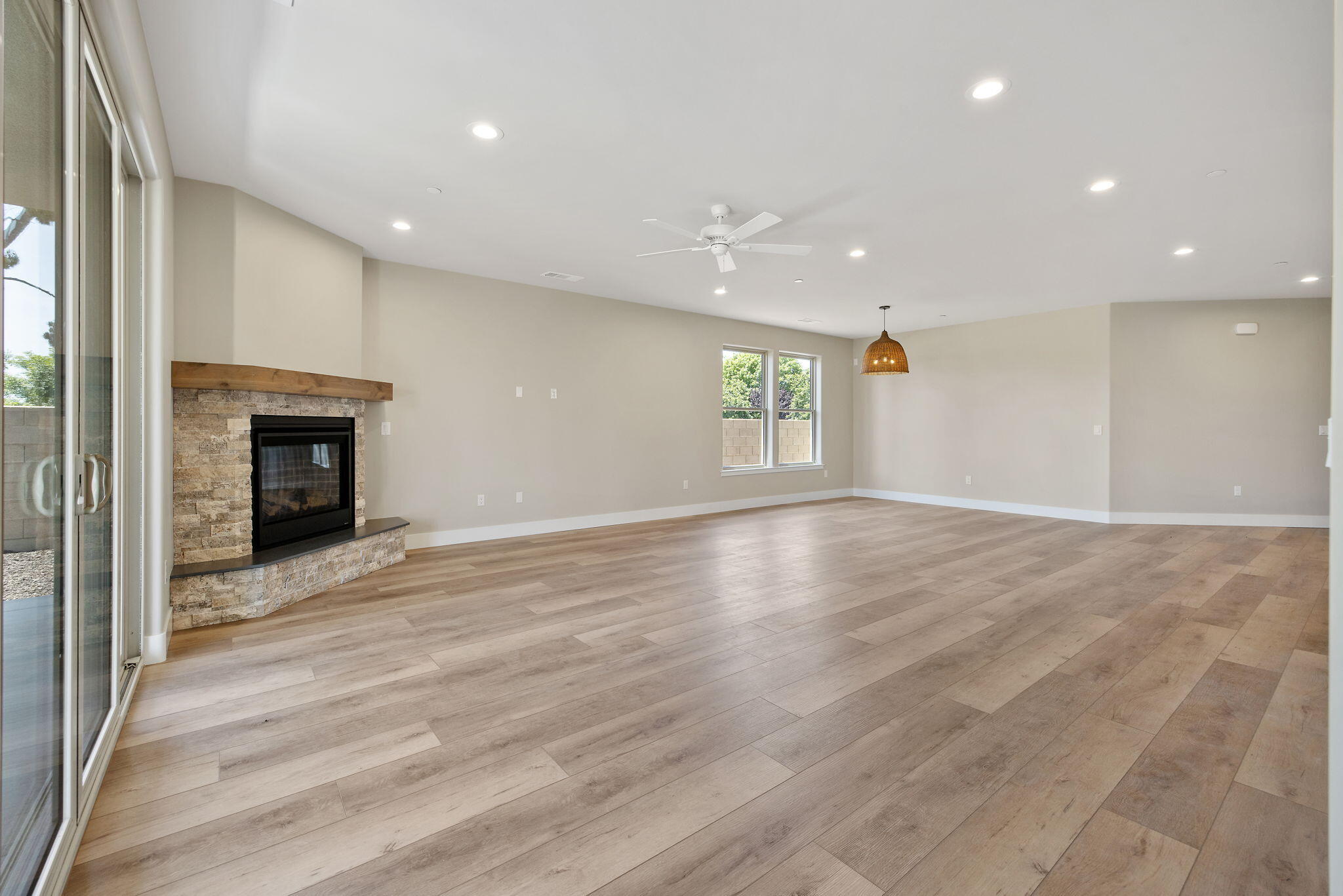 546 Little Ln, Exeter, CA 93221