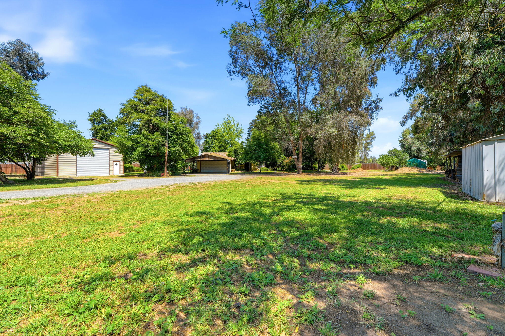 12470 Hacienda Ave, Visalia, CA 93291