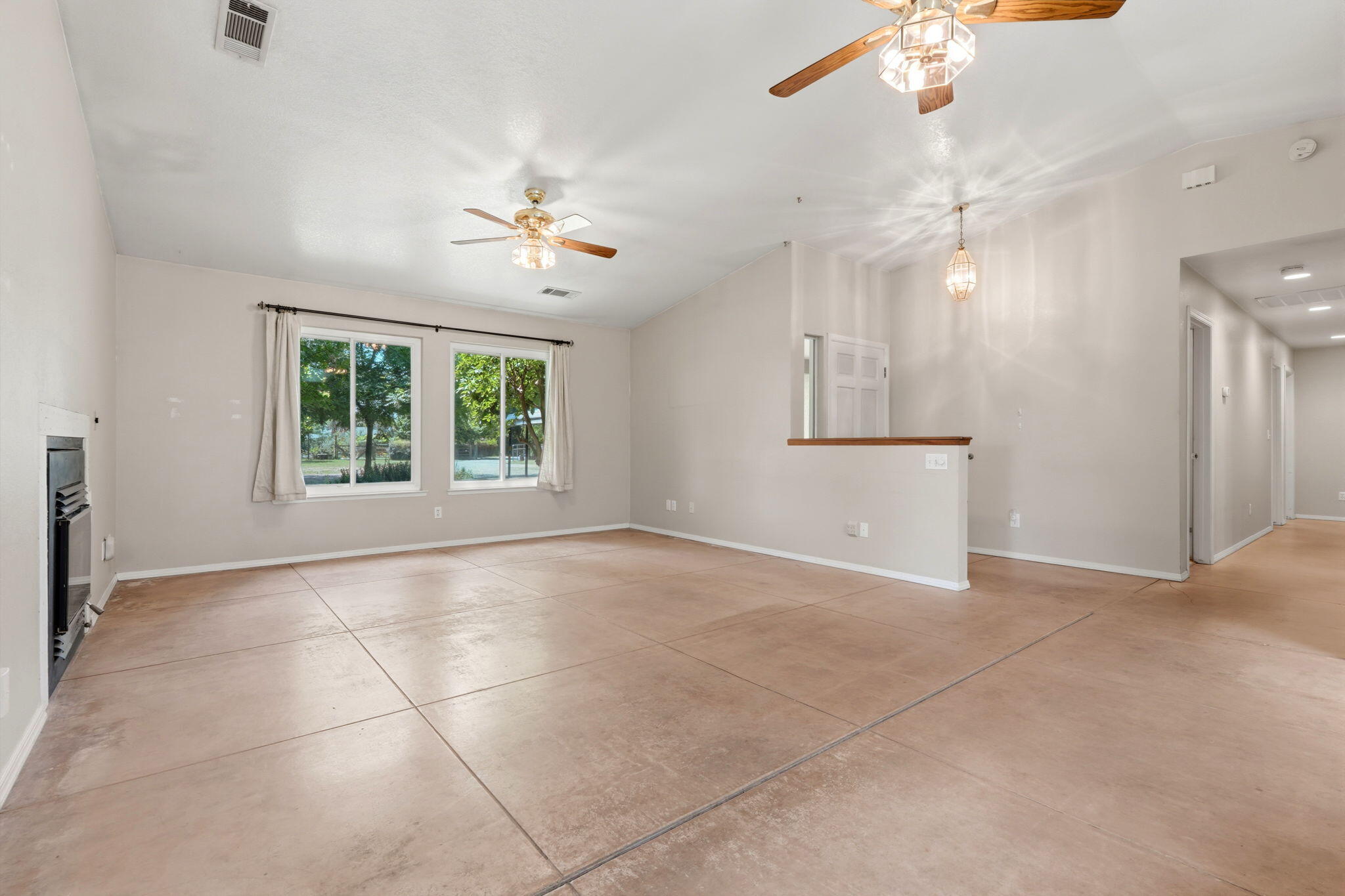 12470 Hacienda Ave, Visalia, CA 93291