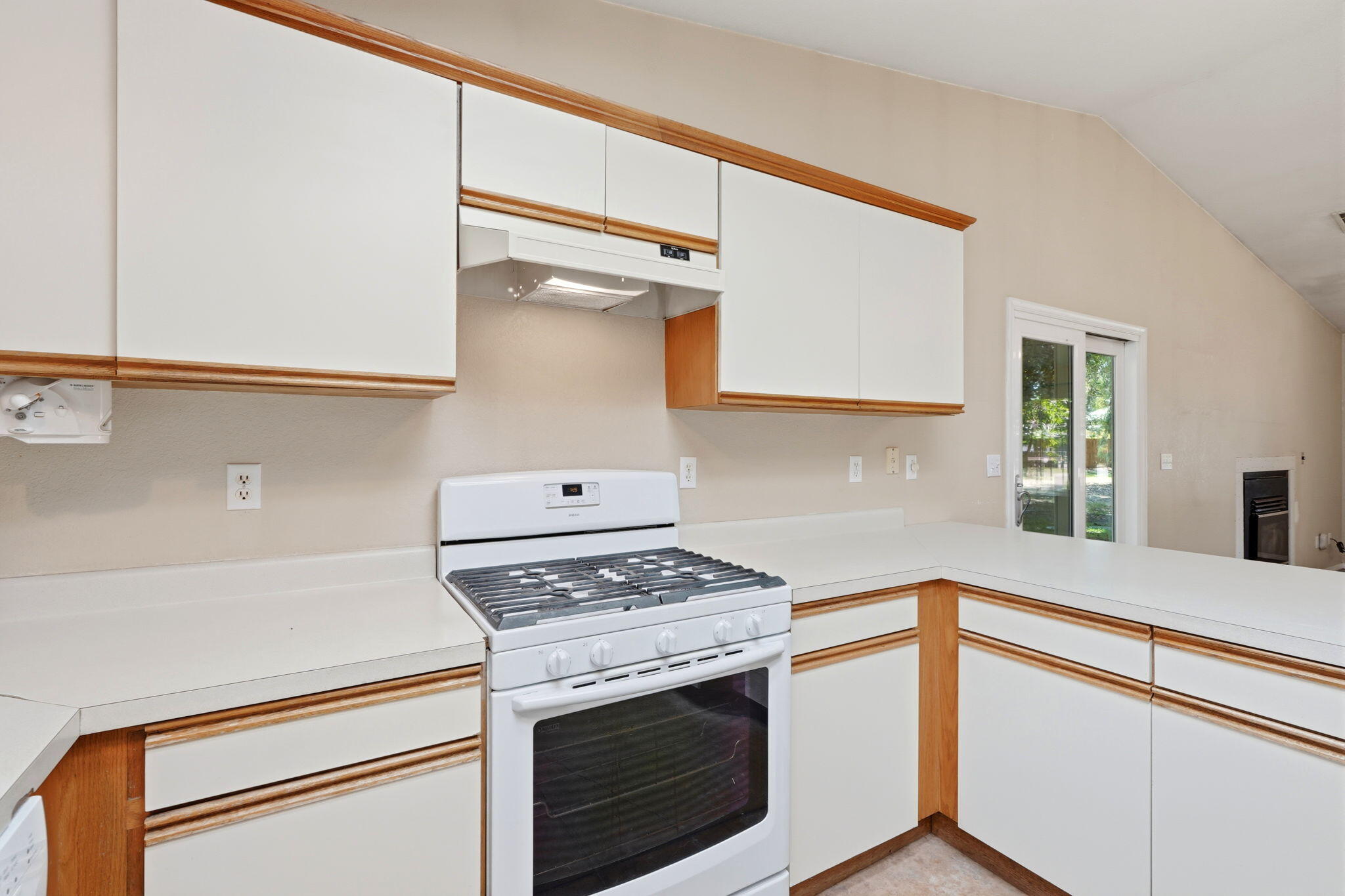 12470 Hacienda Ave, Visalia, CA 93291