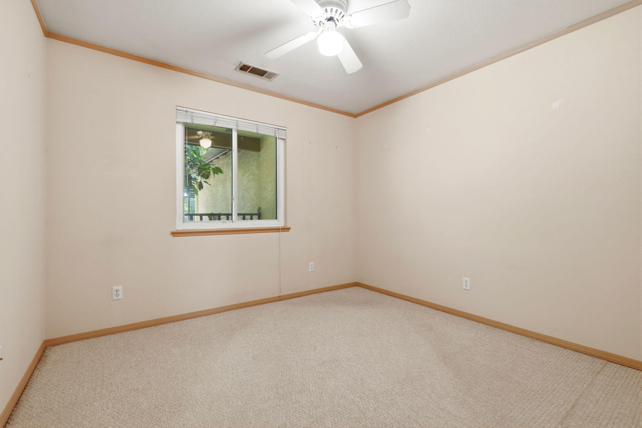 12470 Hacienda Ave, Visalia, CA 93291
