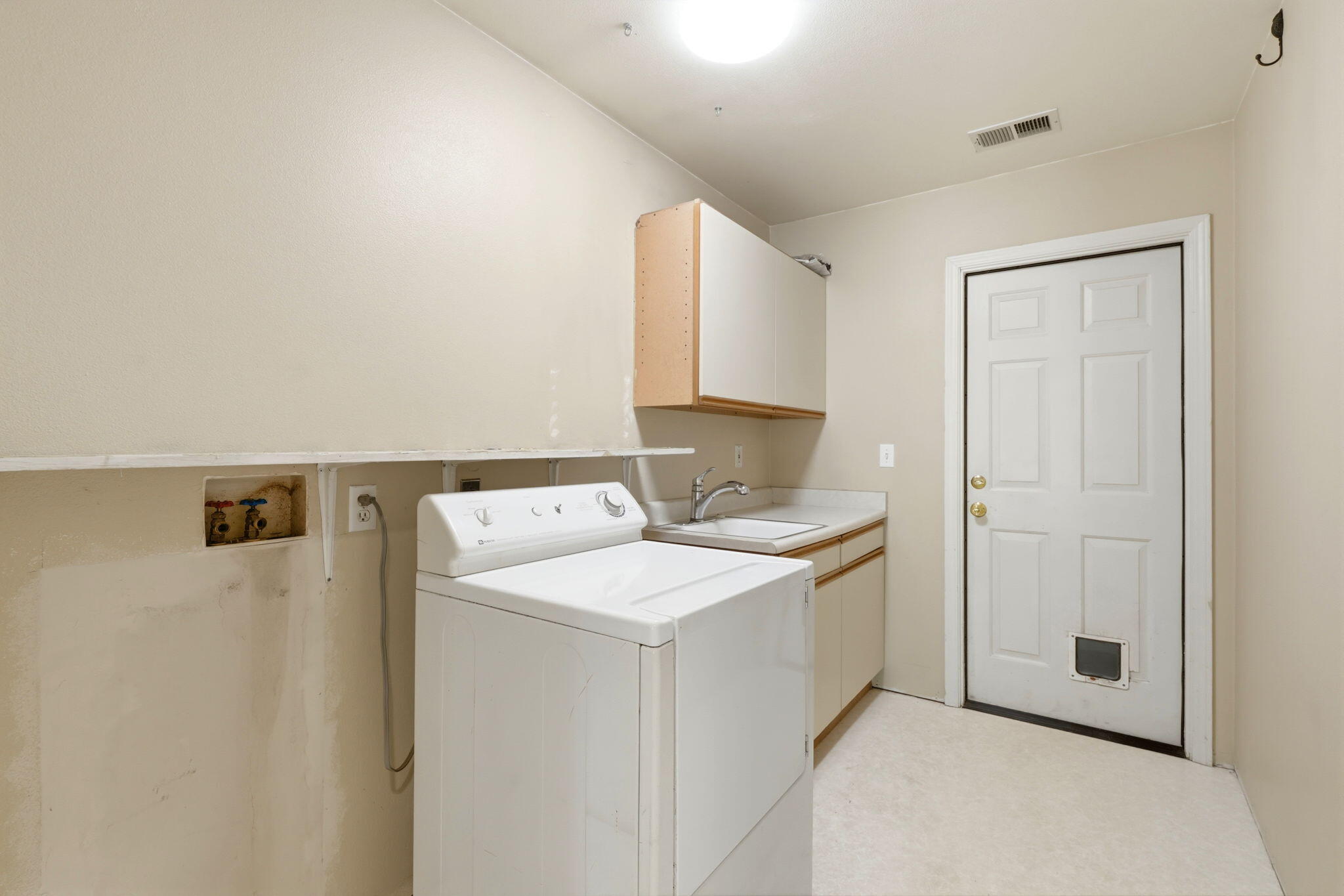 12470 Hacienda Ave, Visalia, CA 93291
