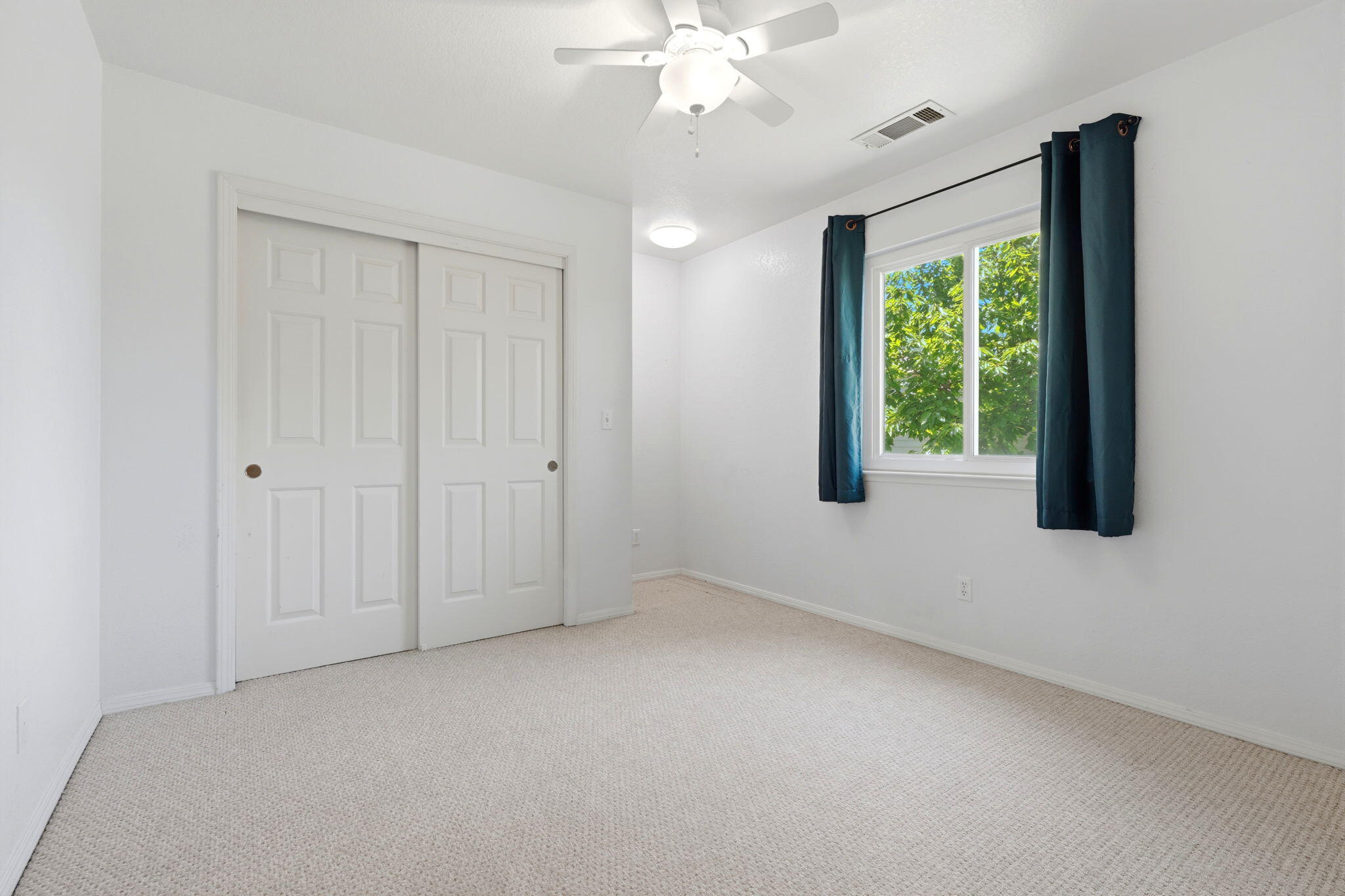 12470 Hacienda Ave, Visalia, CA 93291