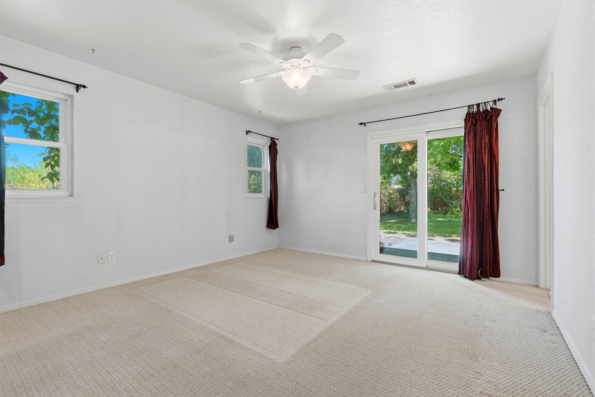 12470 Hacienda Ave, Visalia, CA 93291