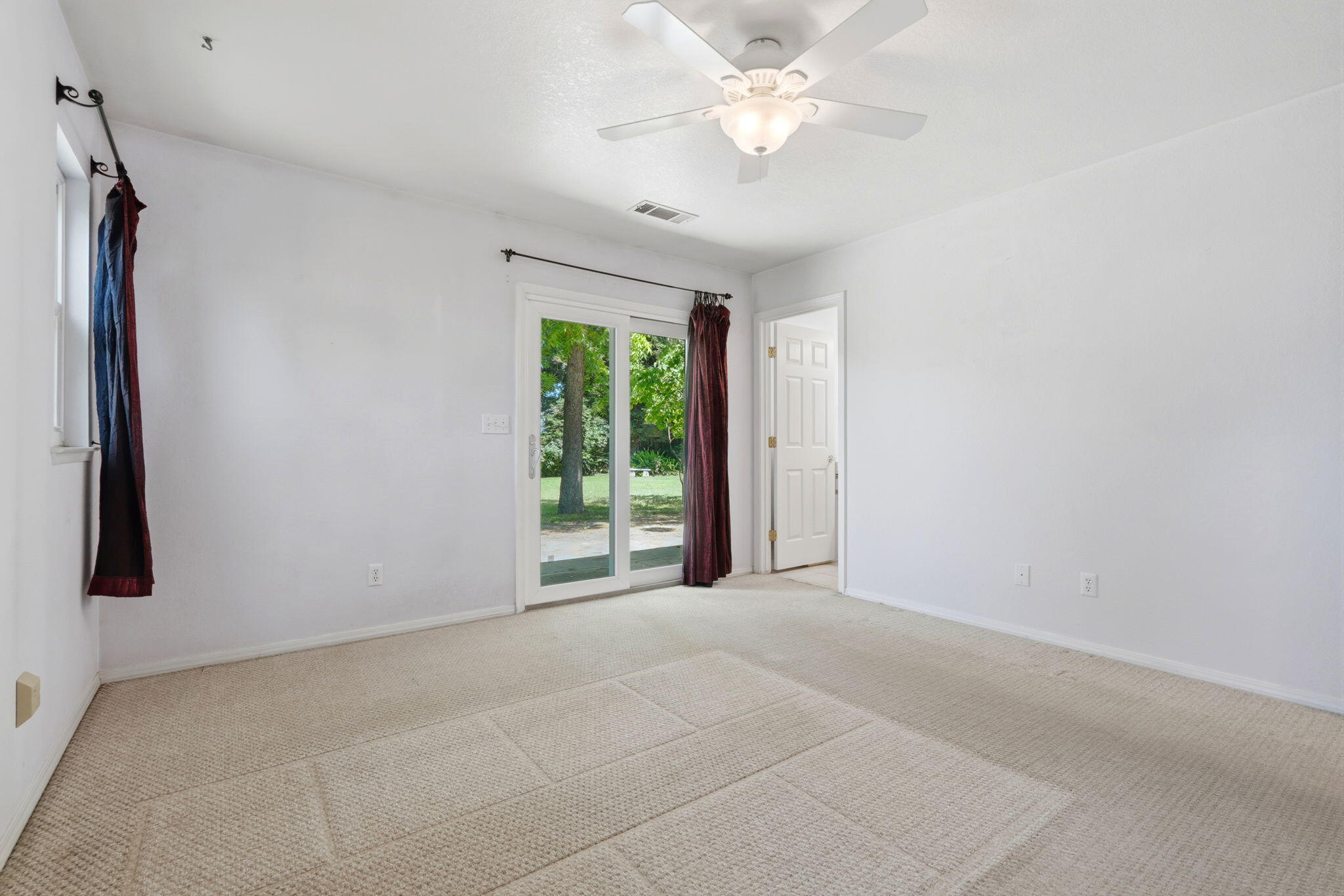 12470 Hacienda Ave, Visalia, CA 93291