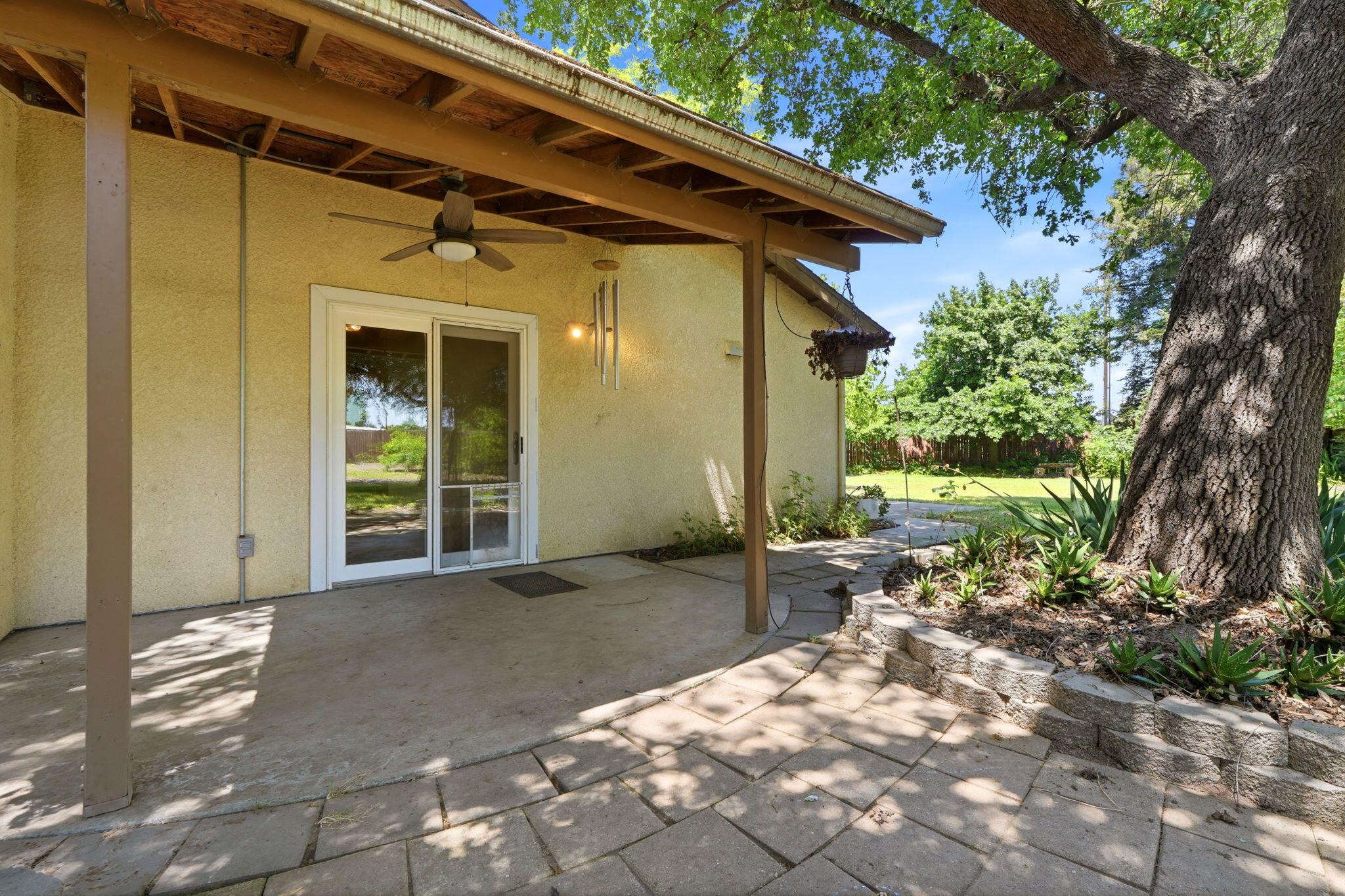 12470 Hacienda Ave, Visalia, CA 93291