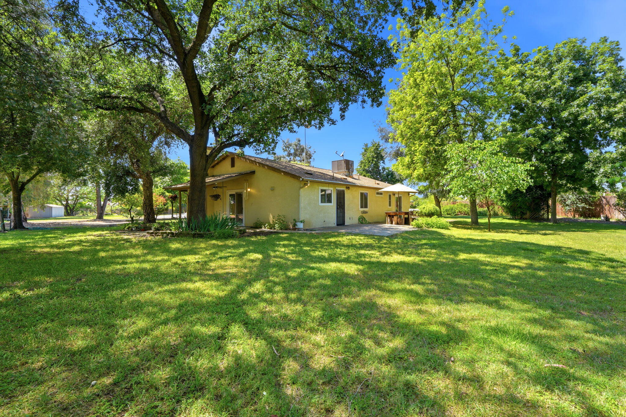 12470 Hacienda Ave, Visalia, CA 93291