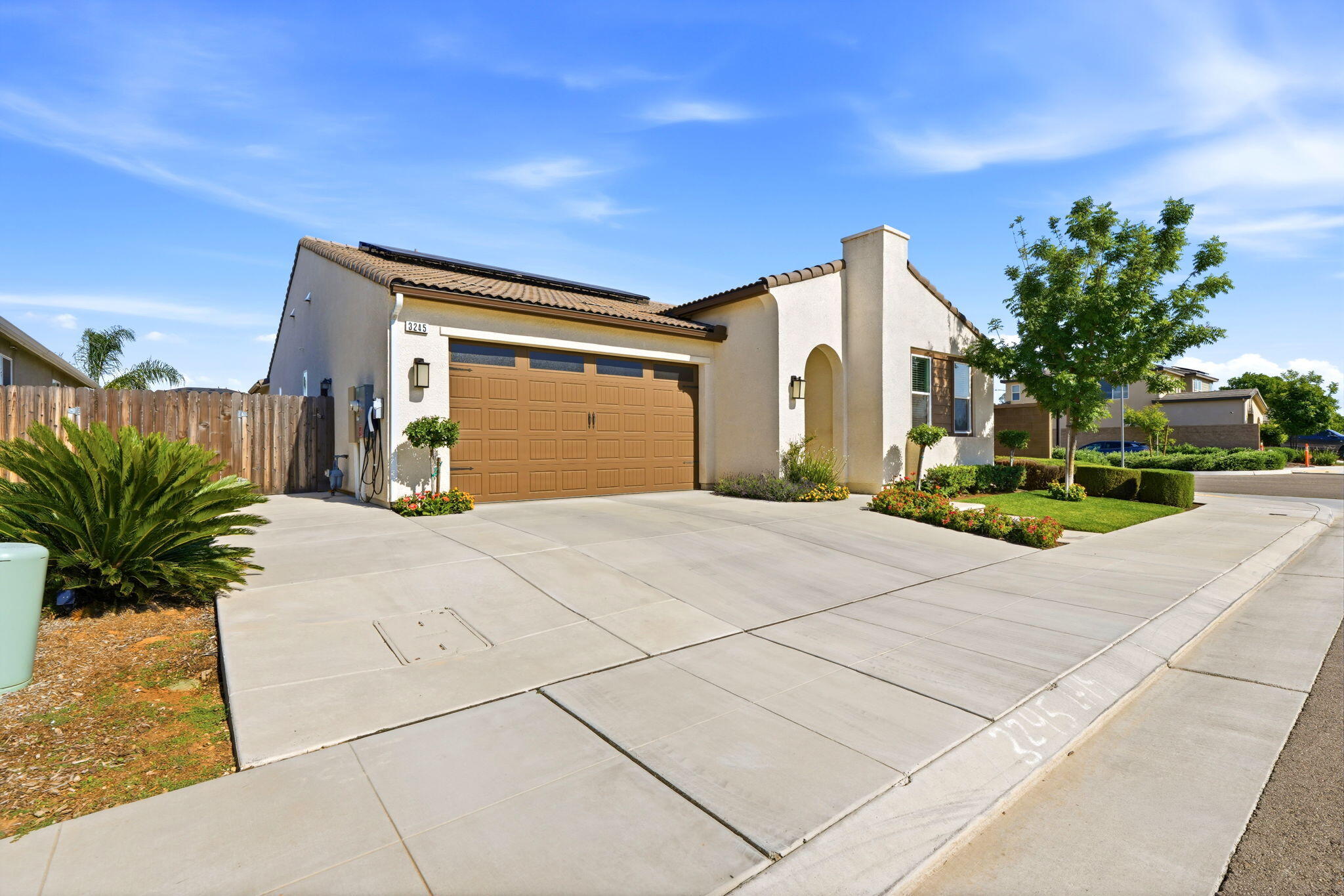 3245 Las Rosas Ave, Clovis, CA 93619