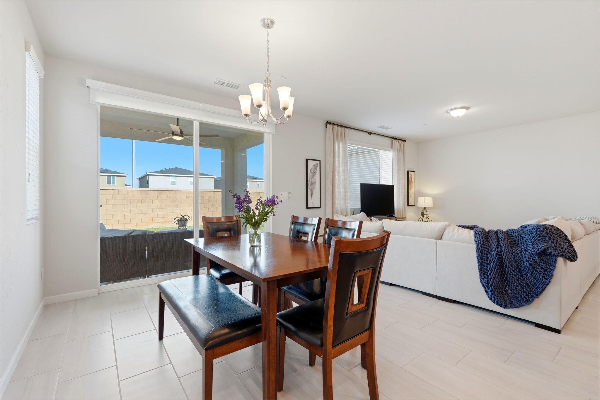 3245 Las Rosas Ave, Clovis, CA 93619