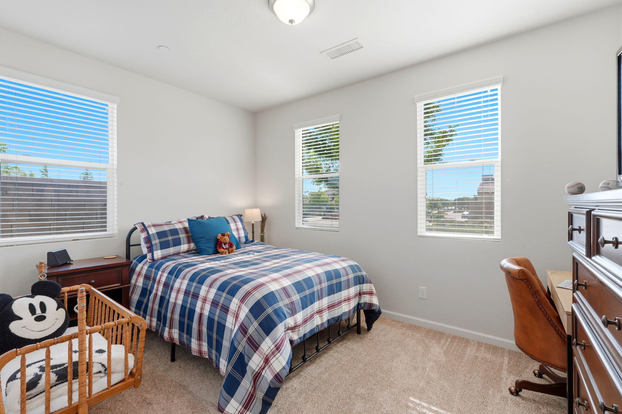 3245 Las Rosas Ave, Clovis, CA 93619