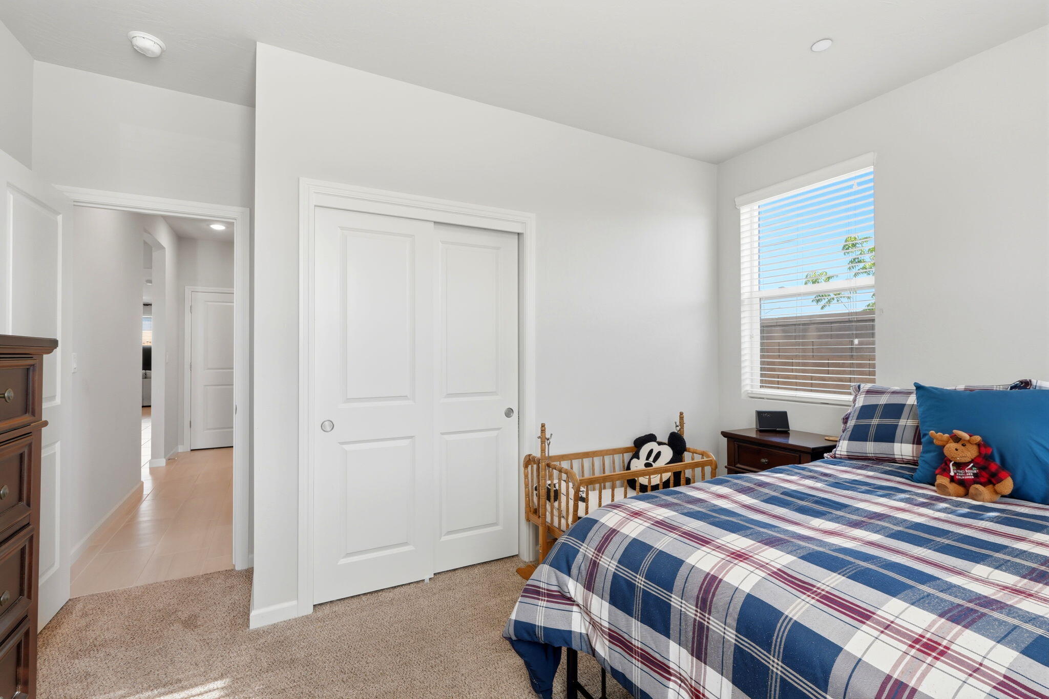 3245 Las Rosas Ave, Clovis, CA 93619