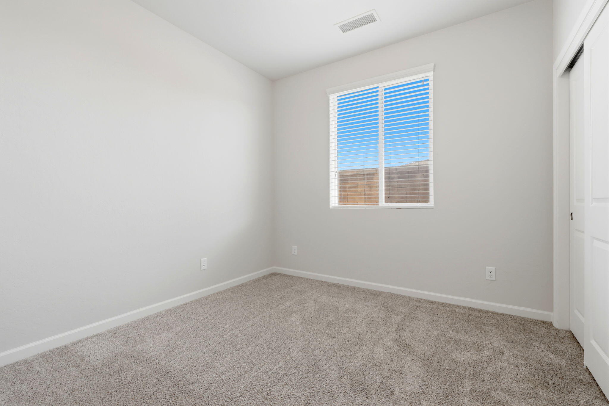 3245 Las Rosas Ave, Clovis, CA 93619