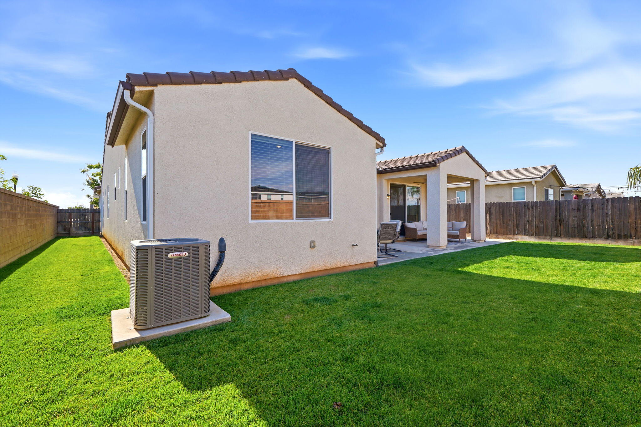 3245 Las Rosas Ave, Clovis, CA 93619