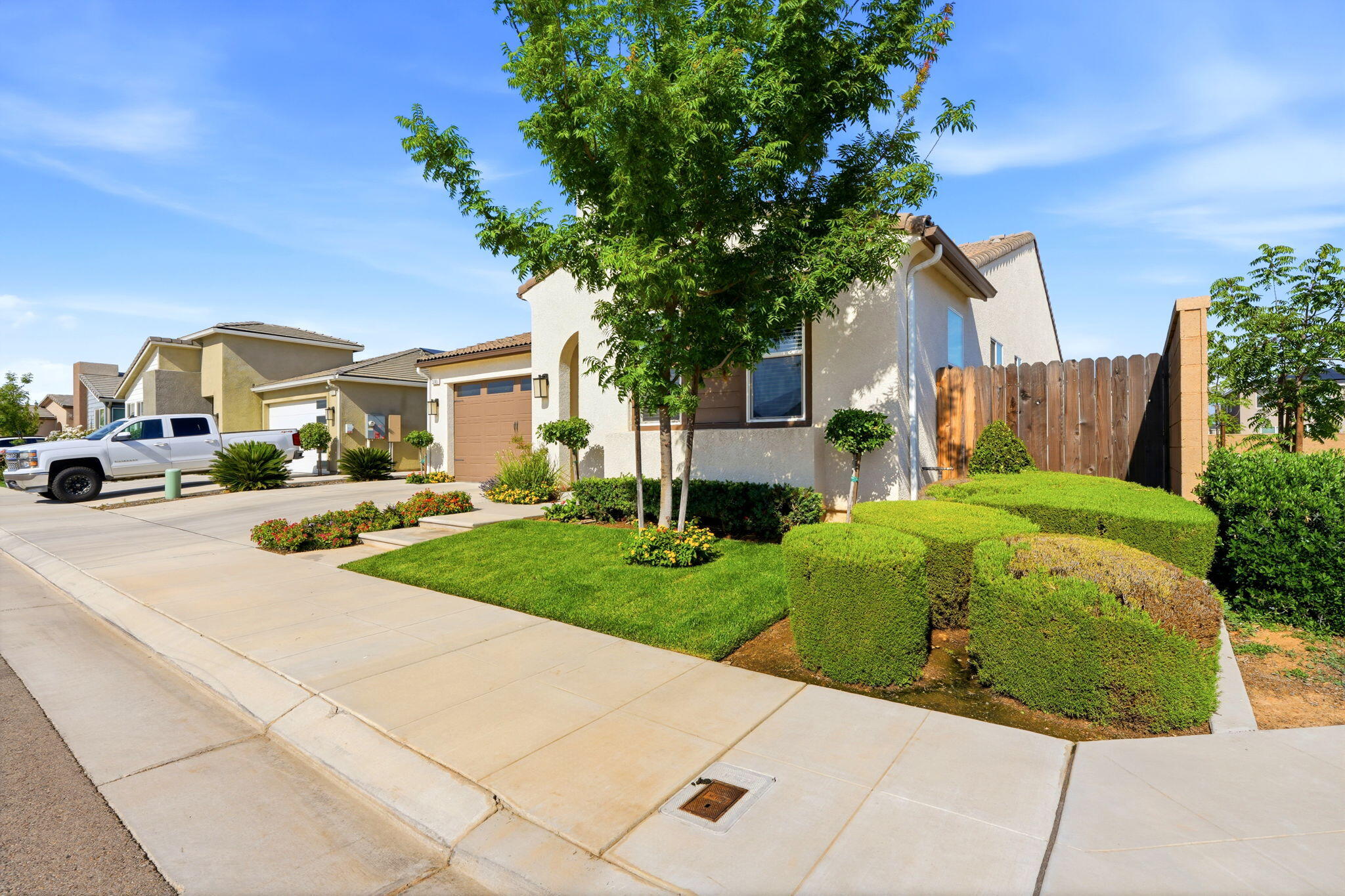 3245 Las Rosas Ave, Clovis, CA 93619