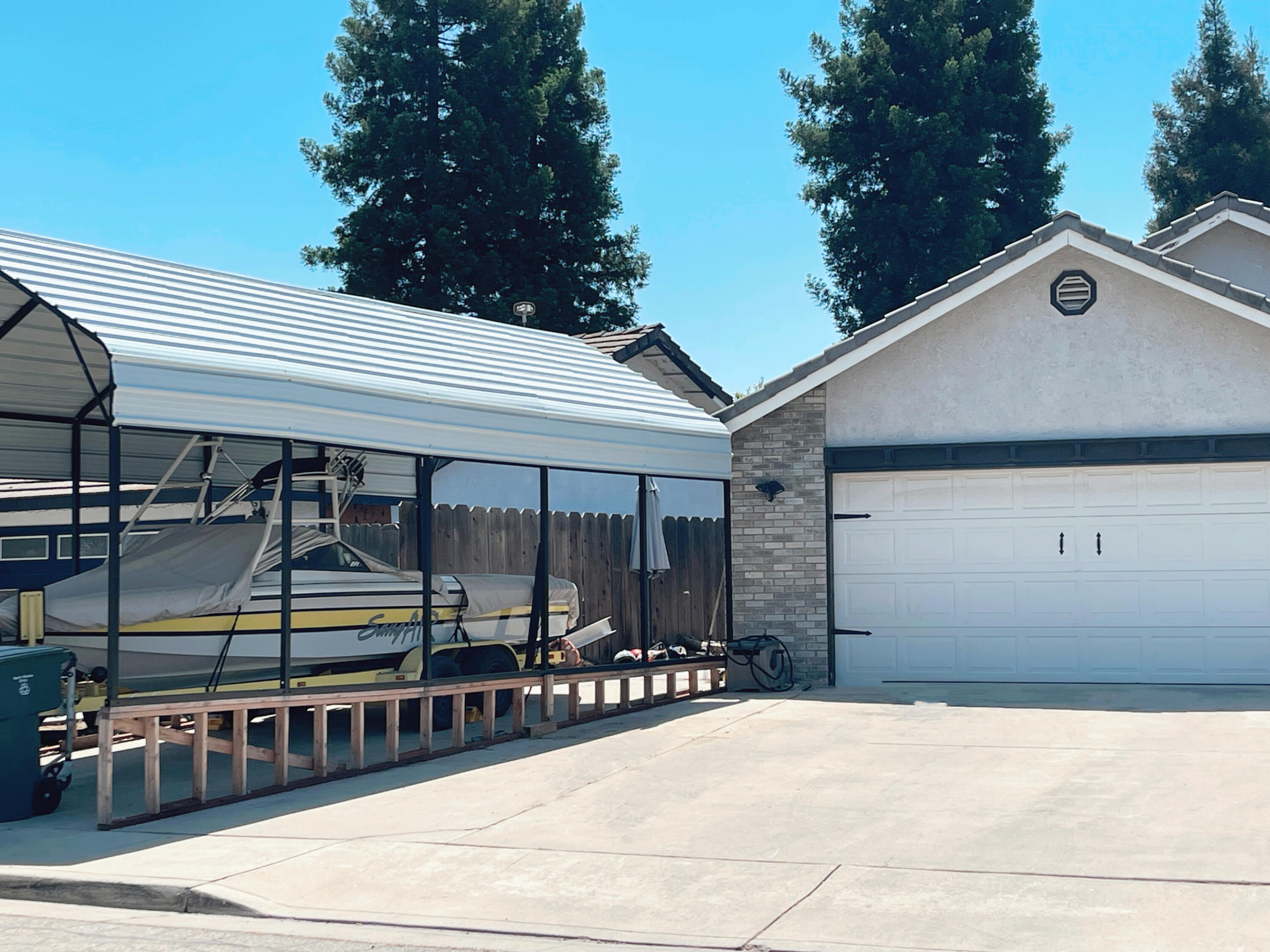 2341 E Four Creeks Ct, Visalia, CA 93292