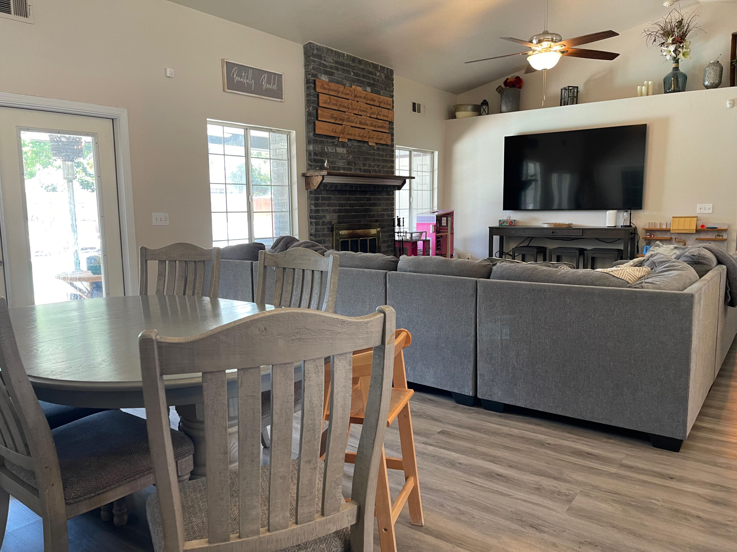 2341 E Four Creeks Ct, Visalia, CA 93292