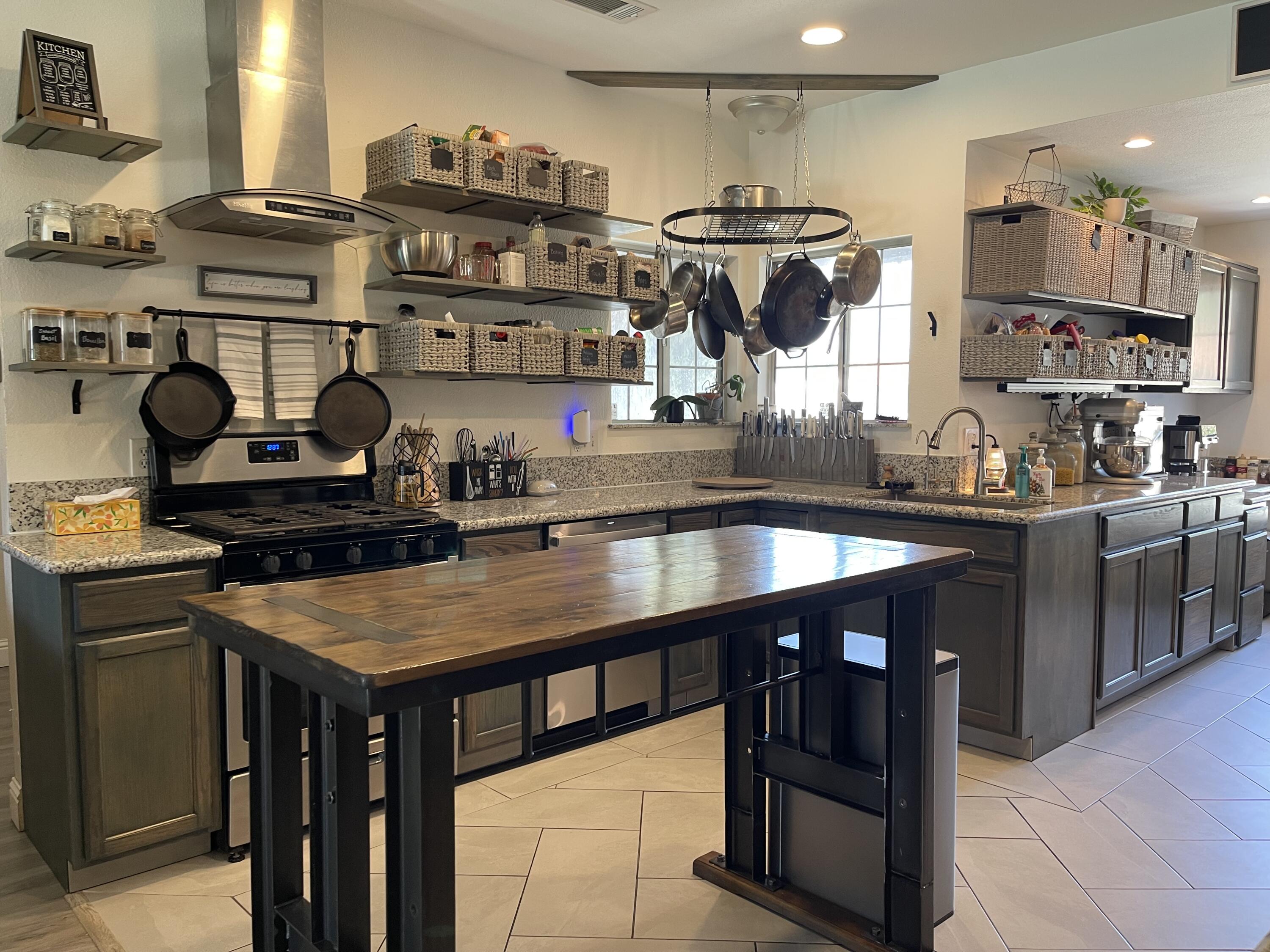 2341 E Four Creeks Ct, Visalia, CA 93292