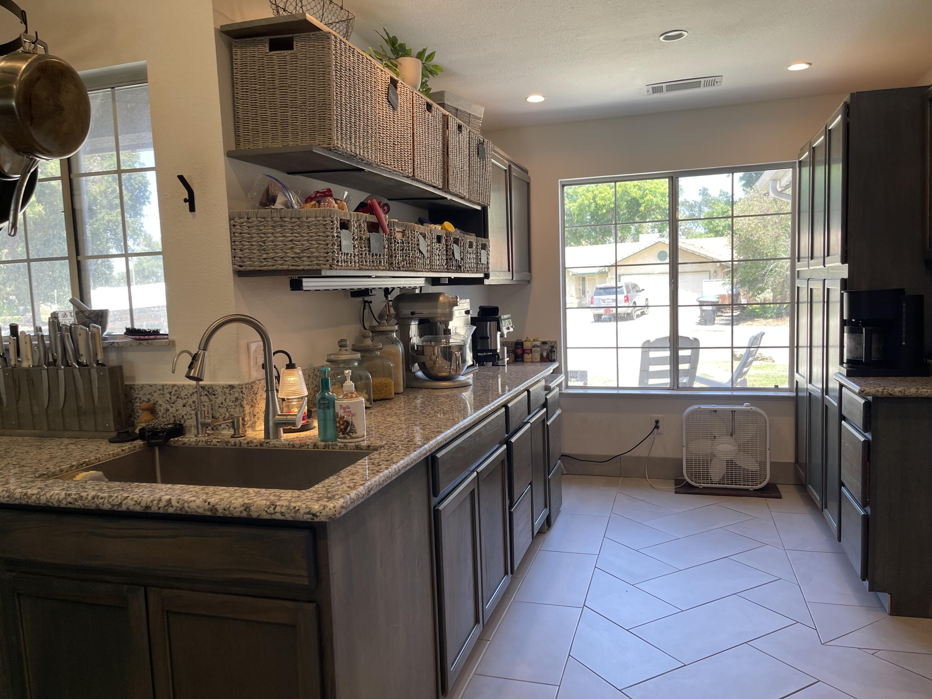 2341 E Four Creeks Ct, Visalia, CA 93292