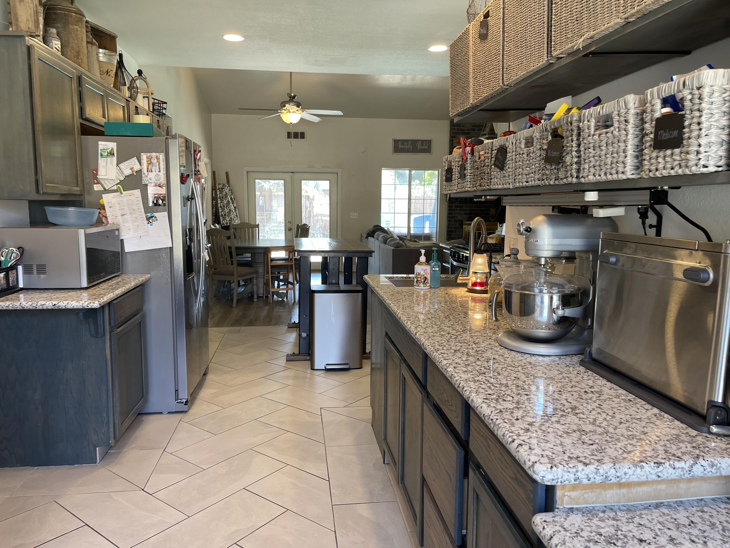 2341 E Four Creeks Ct, Visalia, CA 93292