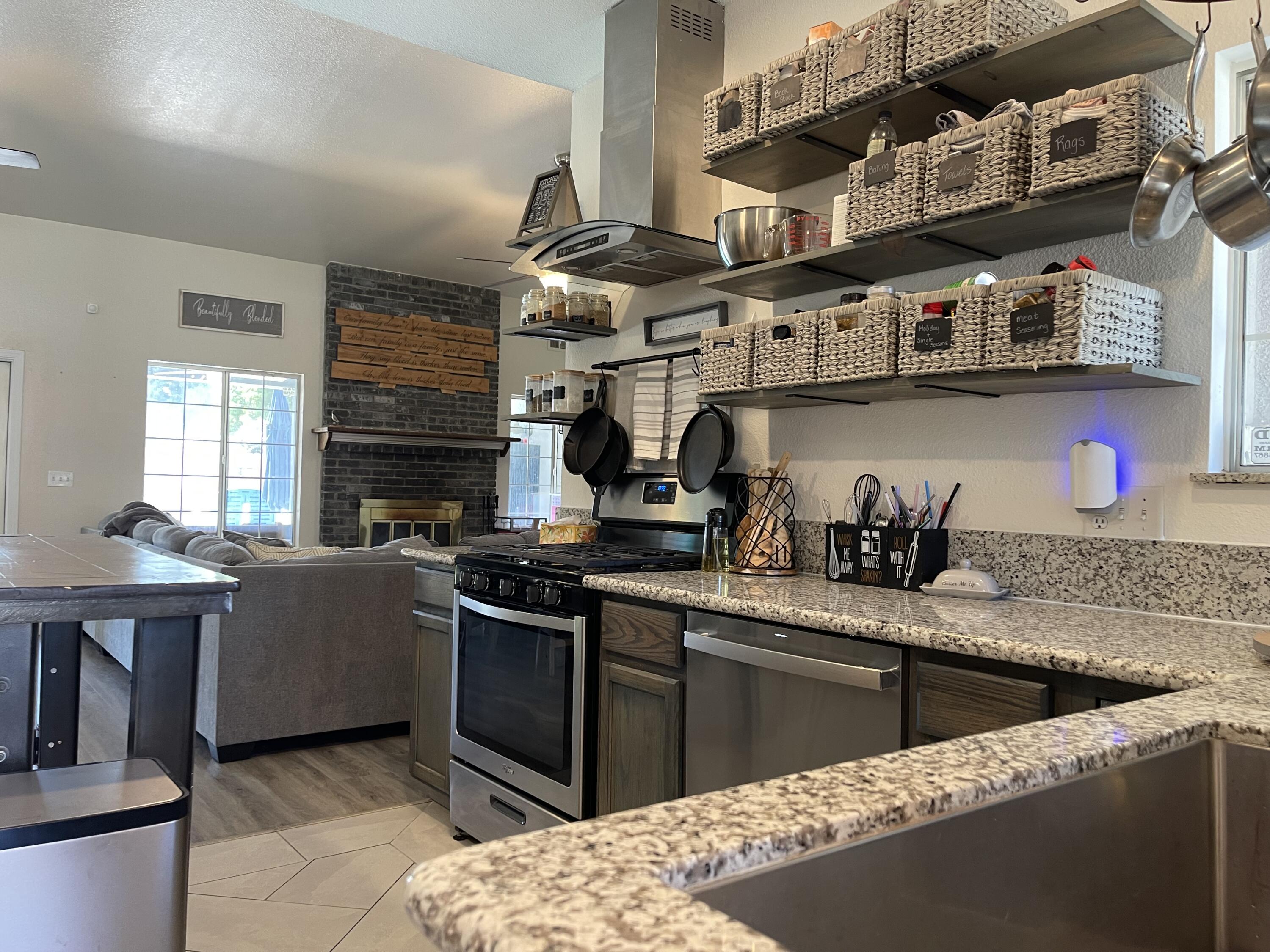 2341 E Four Creeks Ct, Visalia, CA 93292