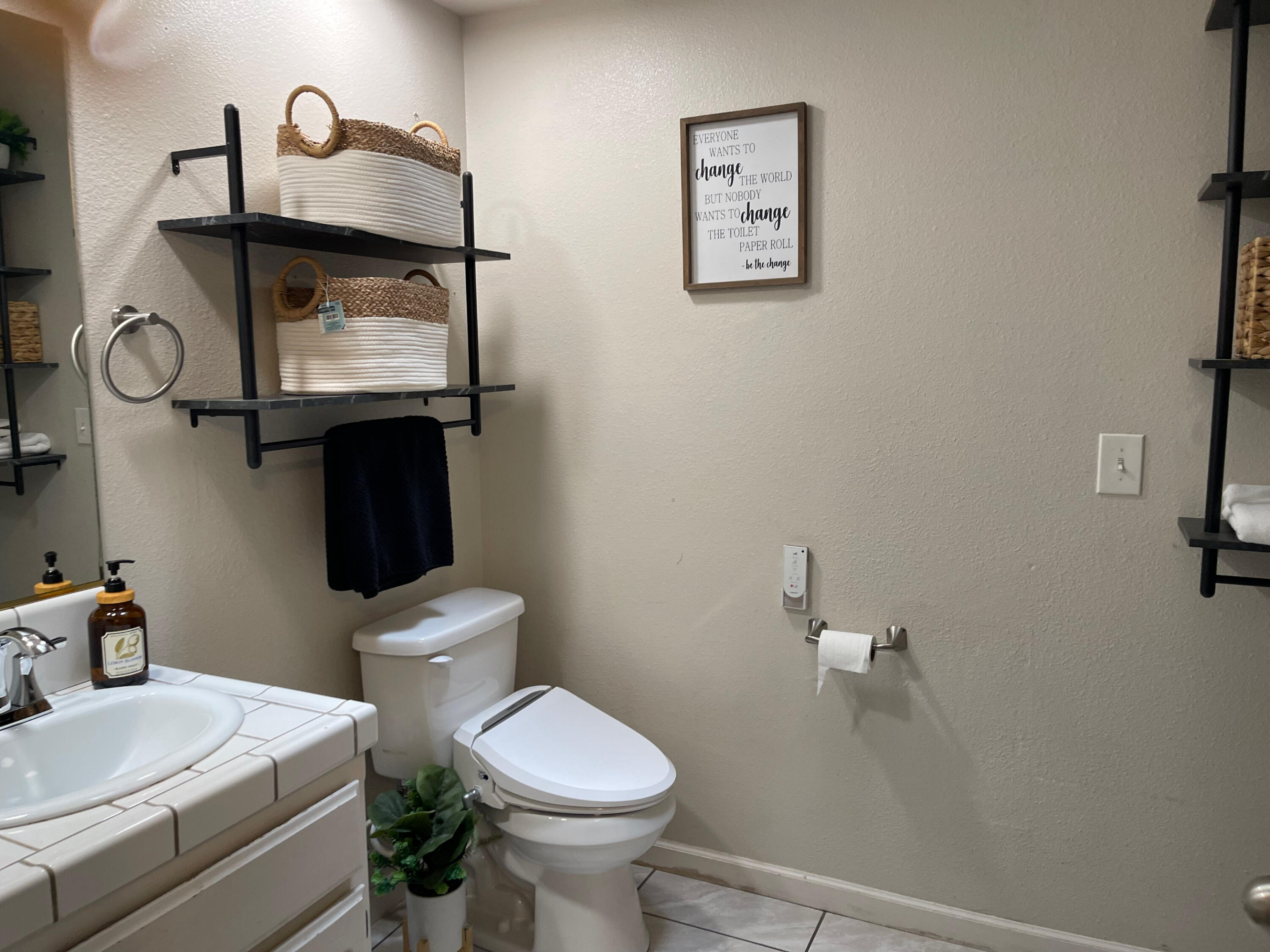 2341 E Four Creeks Ct, Visalia, CA 93292