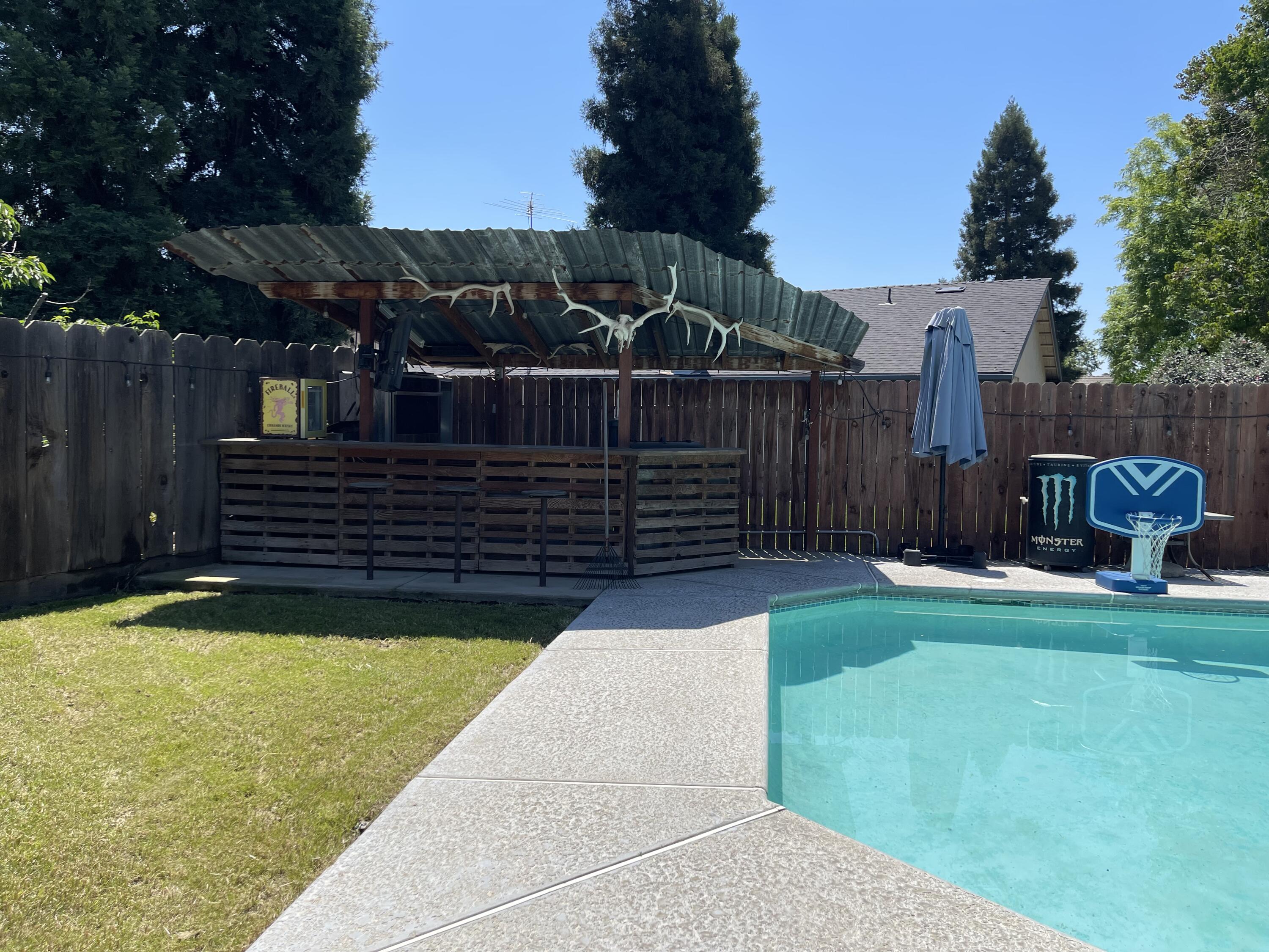 2341 E Four Creeks Ct, Visalia, CA 93292